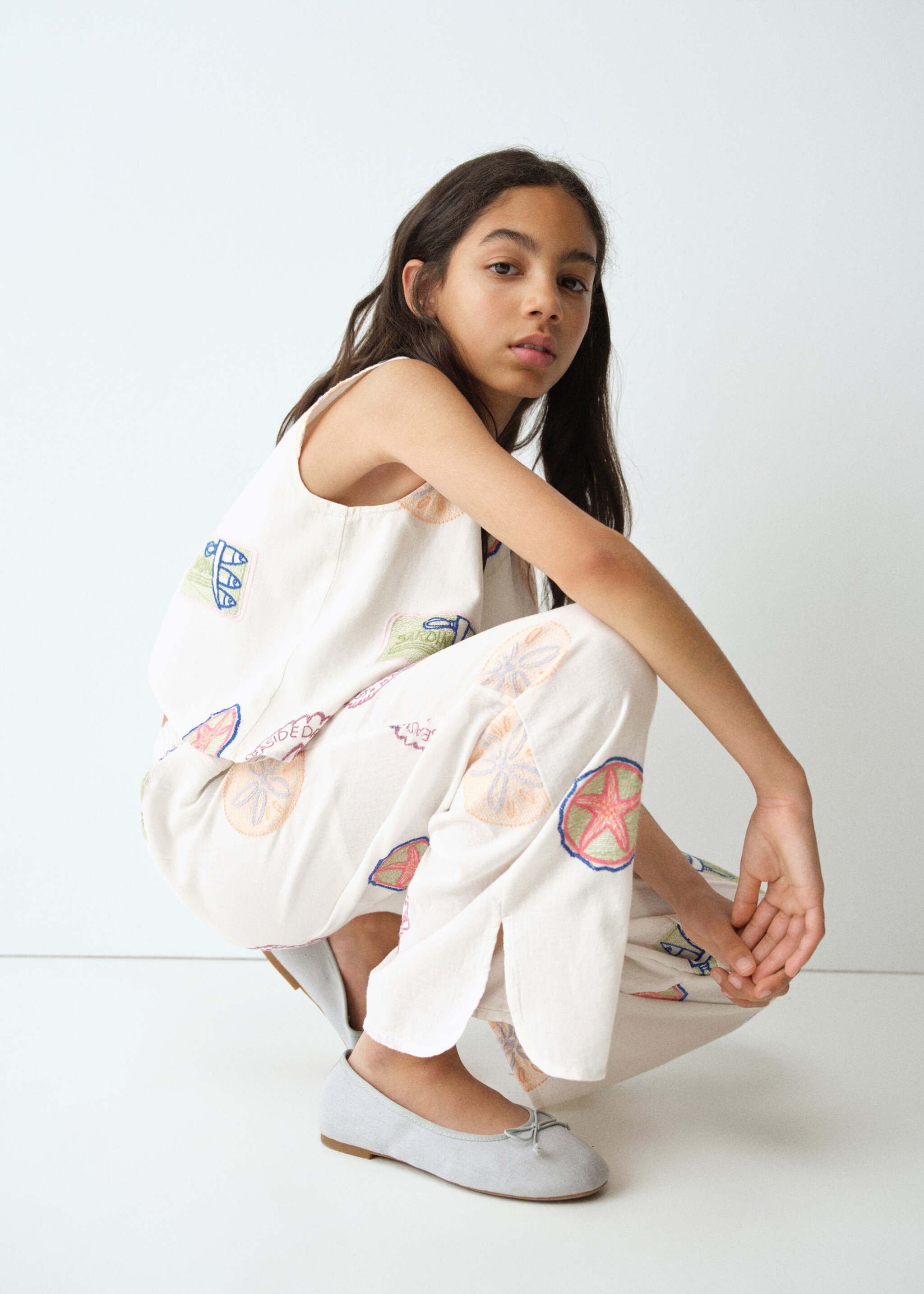 Long trousers with embroidered details - Medium plane, White. Ref: 27056732-00.