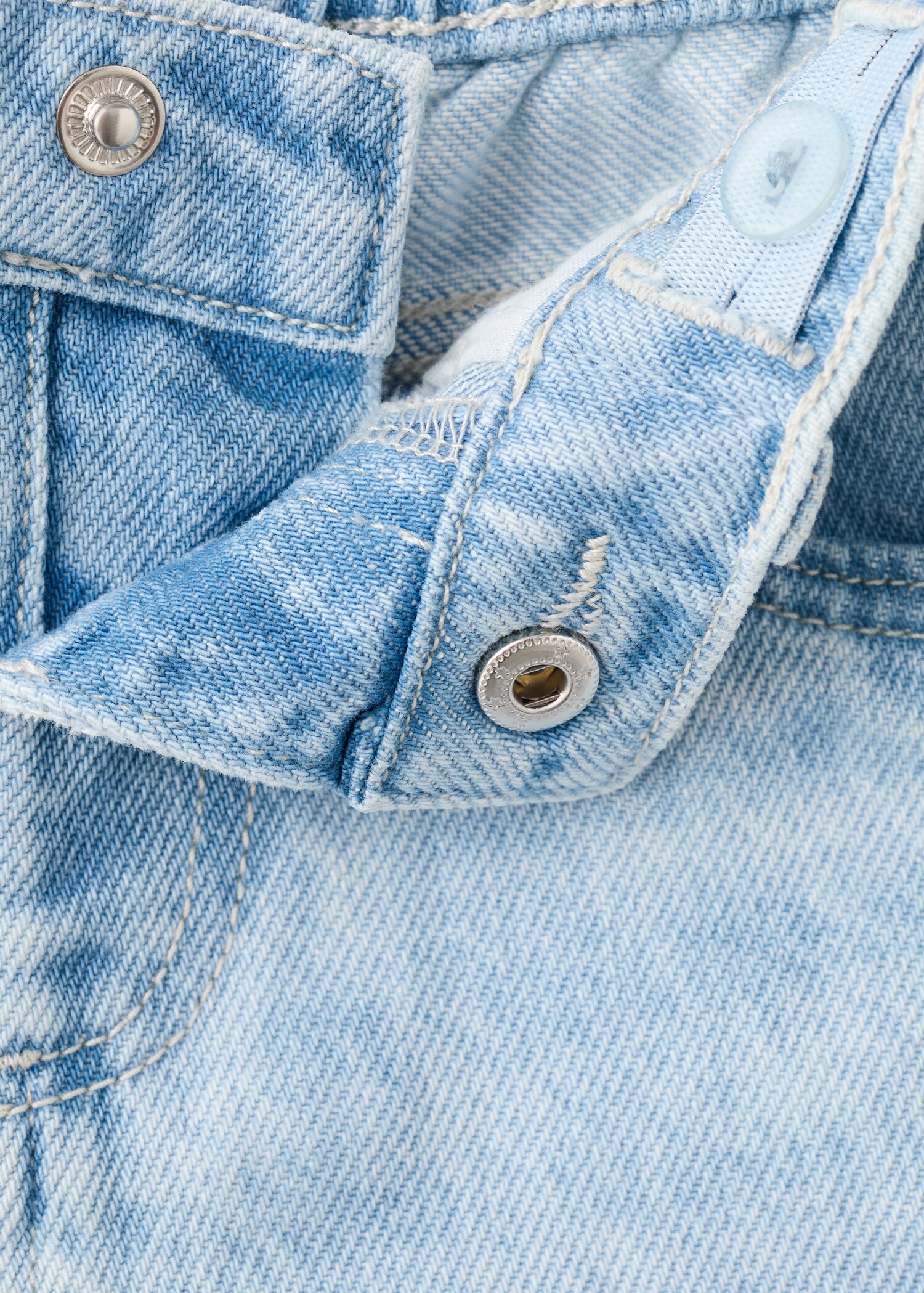 Džínové šortky s ohrnutým lemem - Detail zboží 8