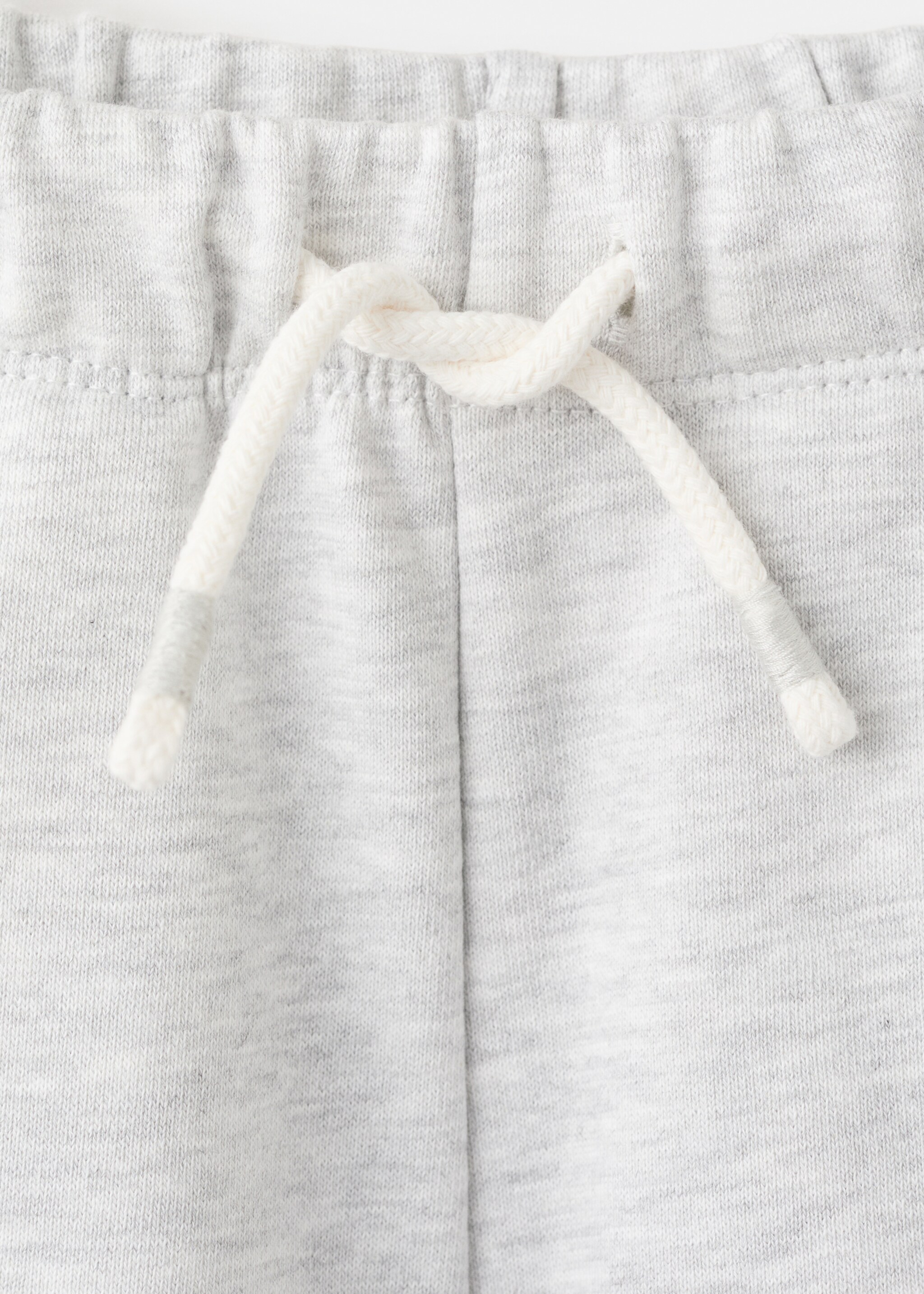 Short coton poches - Détail de l'article 8, Gris chiné moyen. Ref: 27056738-00.