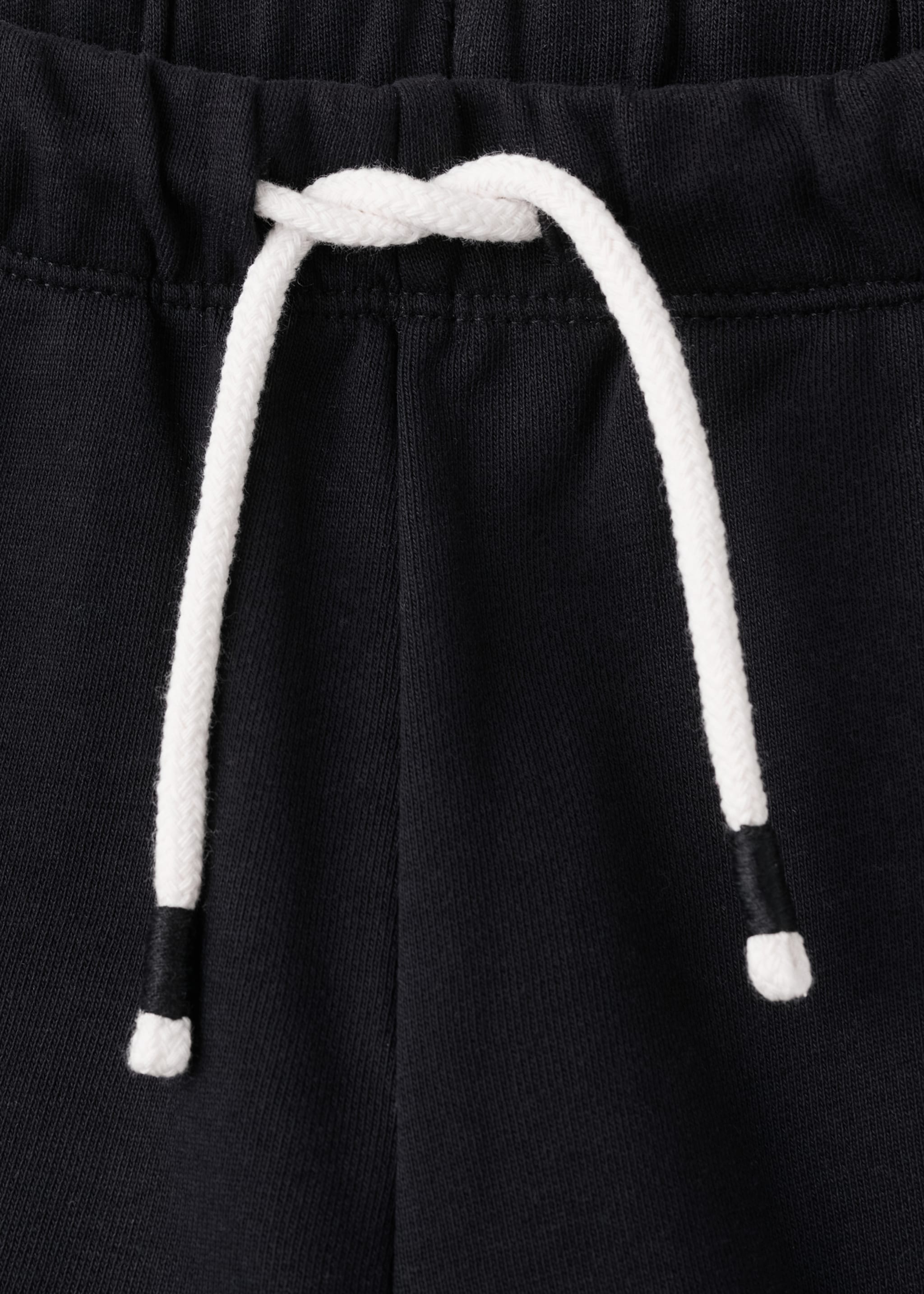 Cotton shorts with pockets - Details of the article 8, Black. Ref: 27056738-00.