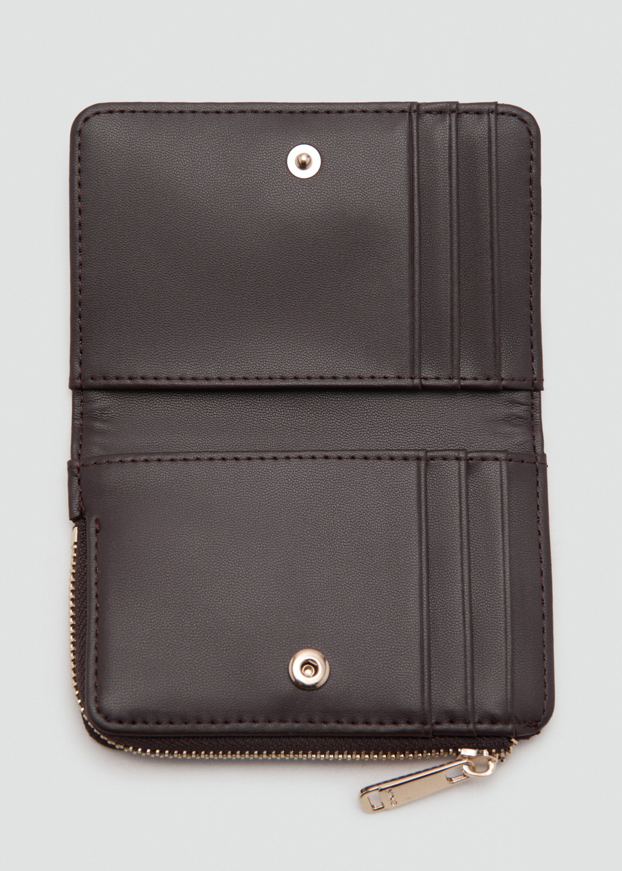 Petit portefeuille texturé - Détail de l'article 1, Chocolat. Ref: 27056747-00.