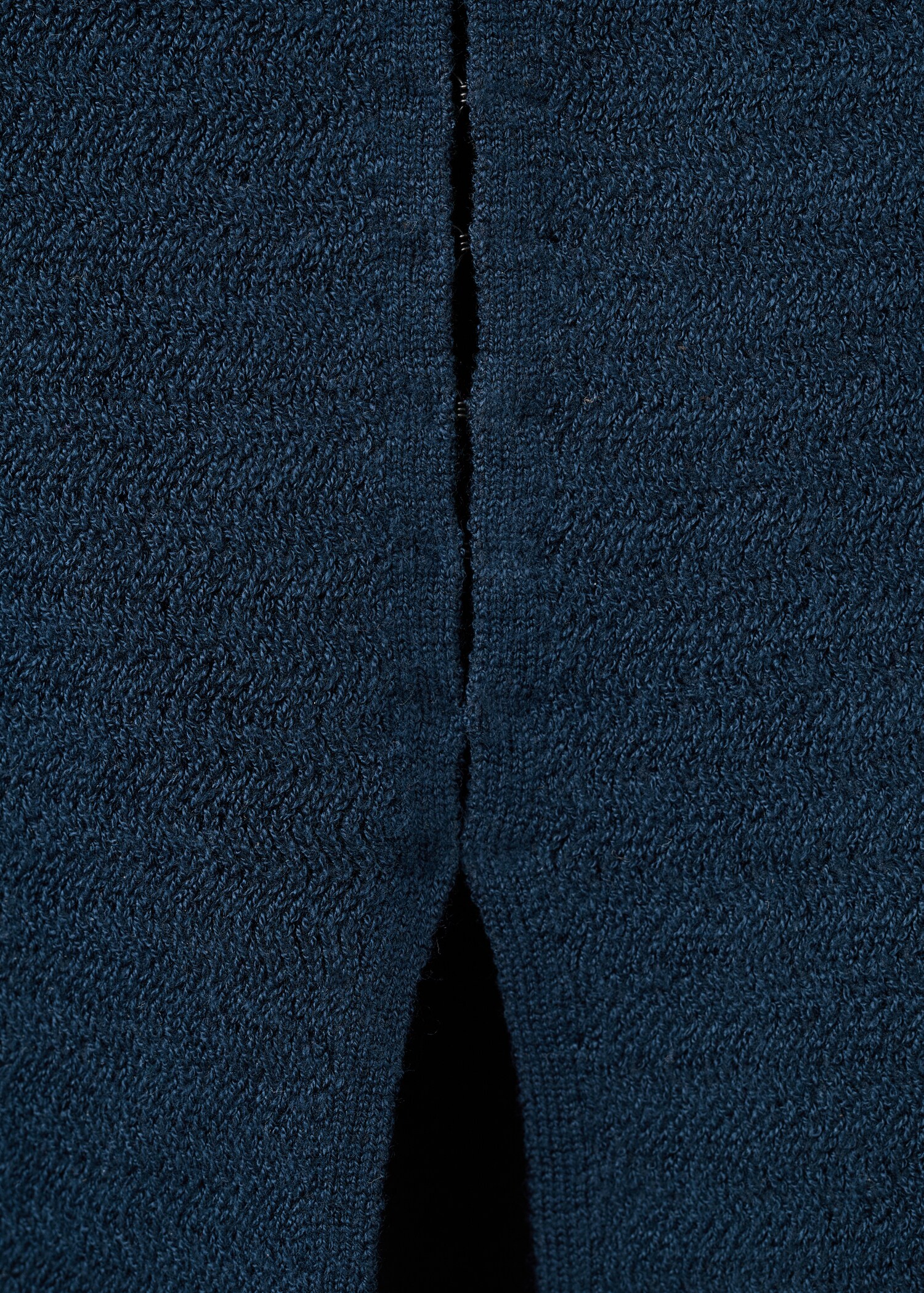 Floaty top with hook-and-eye fastening - Details of the article 0