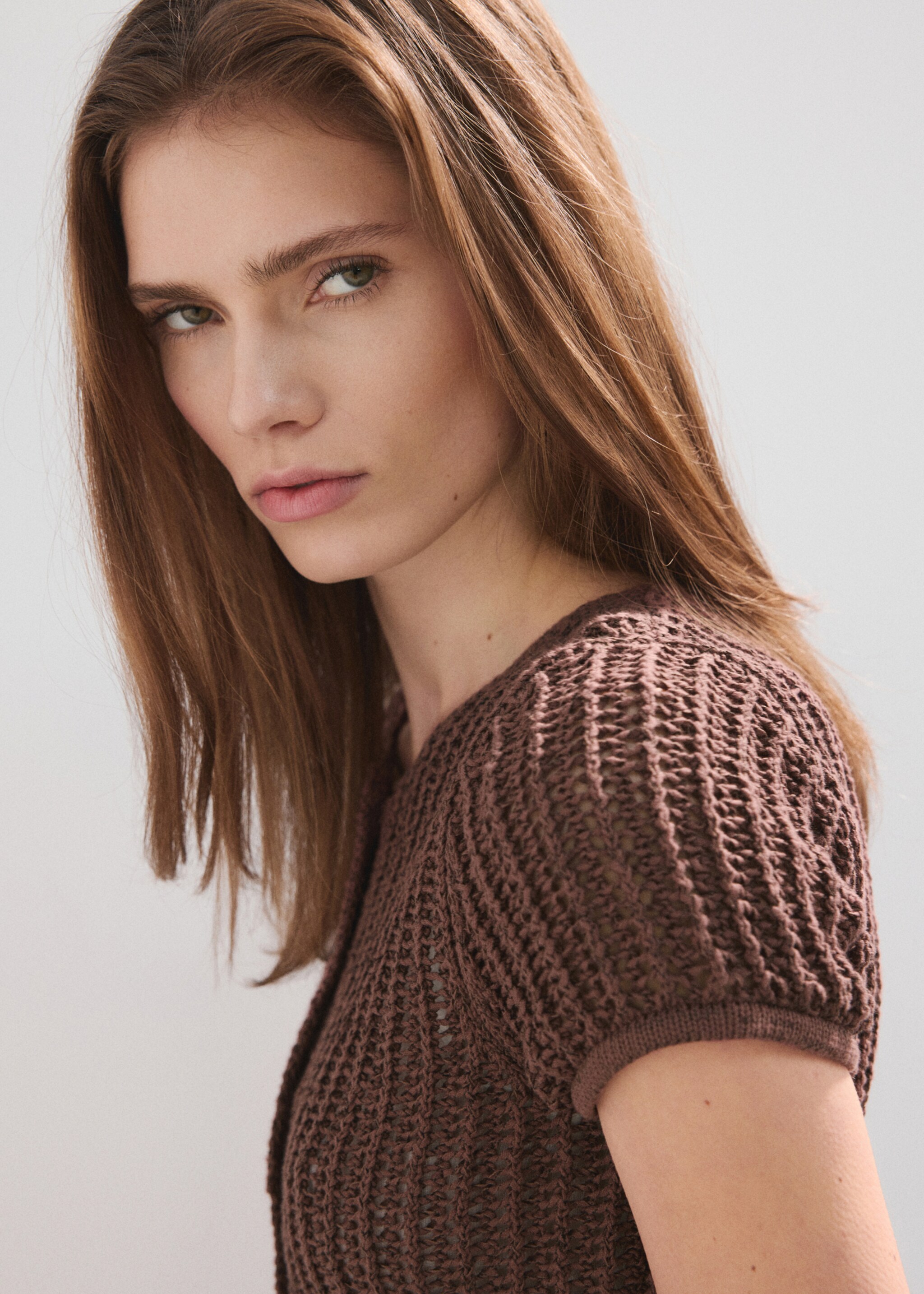 Short-sleeved crochet cardigan - Details of the article 1, Chocolate. Ref: 27057143-00.