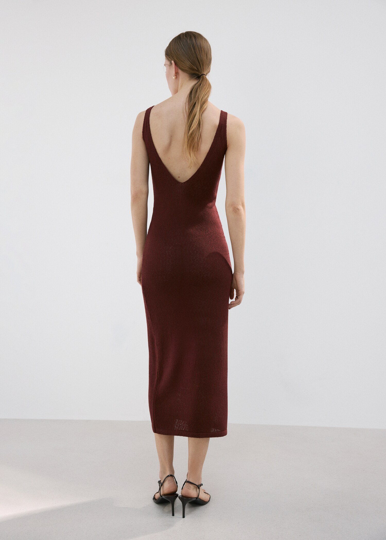 V-neck knitted dress - Reverse of the article