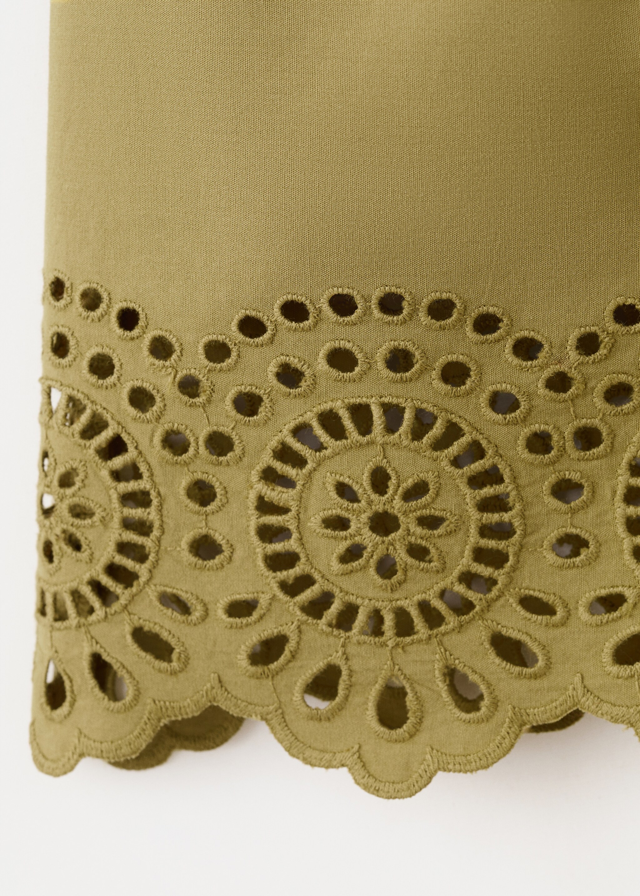 Short détails ajourés broderies - Détail de l'article 0, Vert. Ref: 27057146-00.