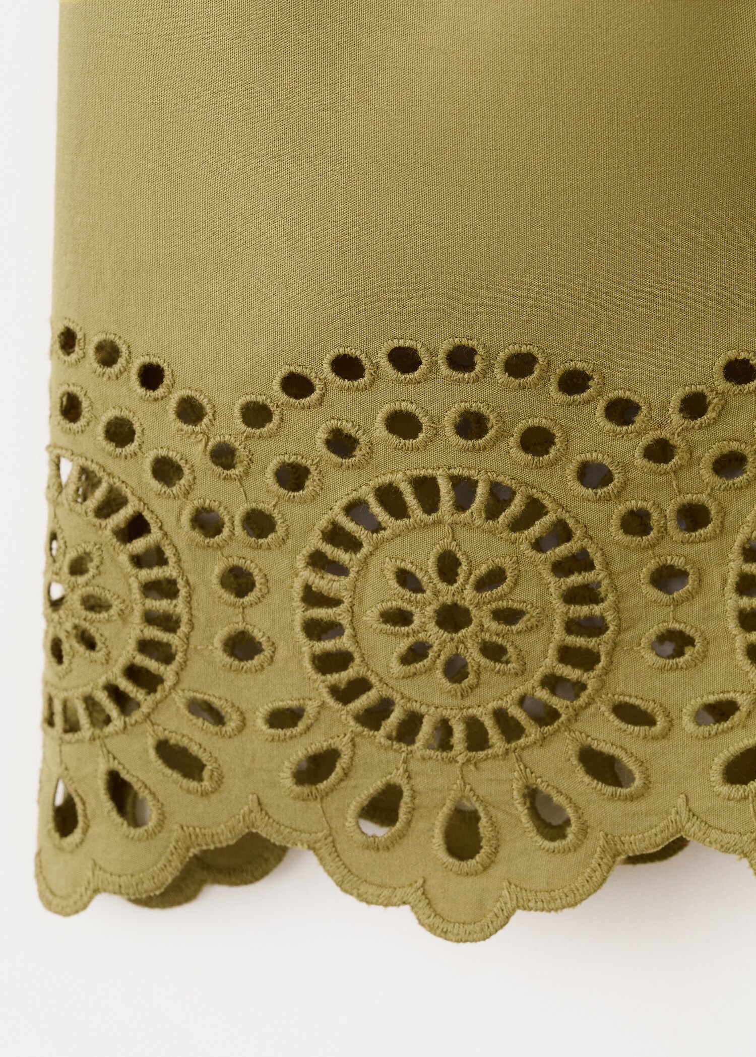 Short détails ajourés broderies - Détail de l'article 0