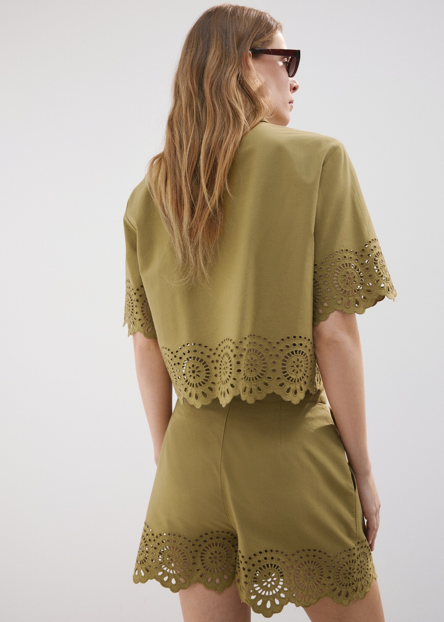 Short détails ajourés broderies - Verso de l’article