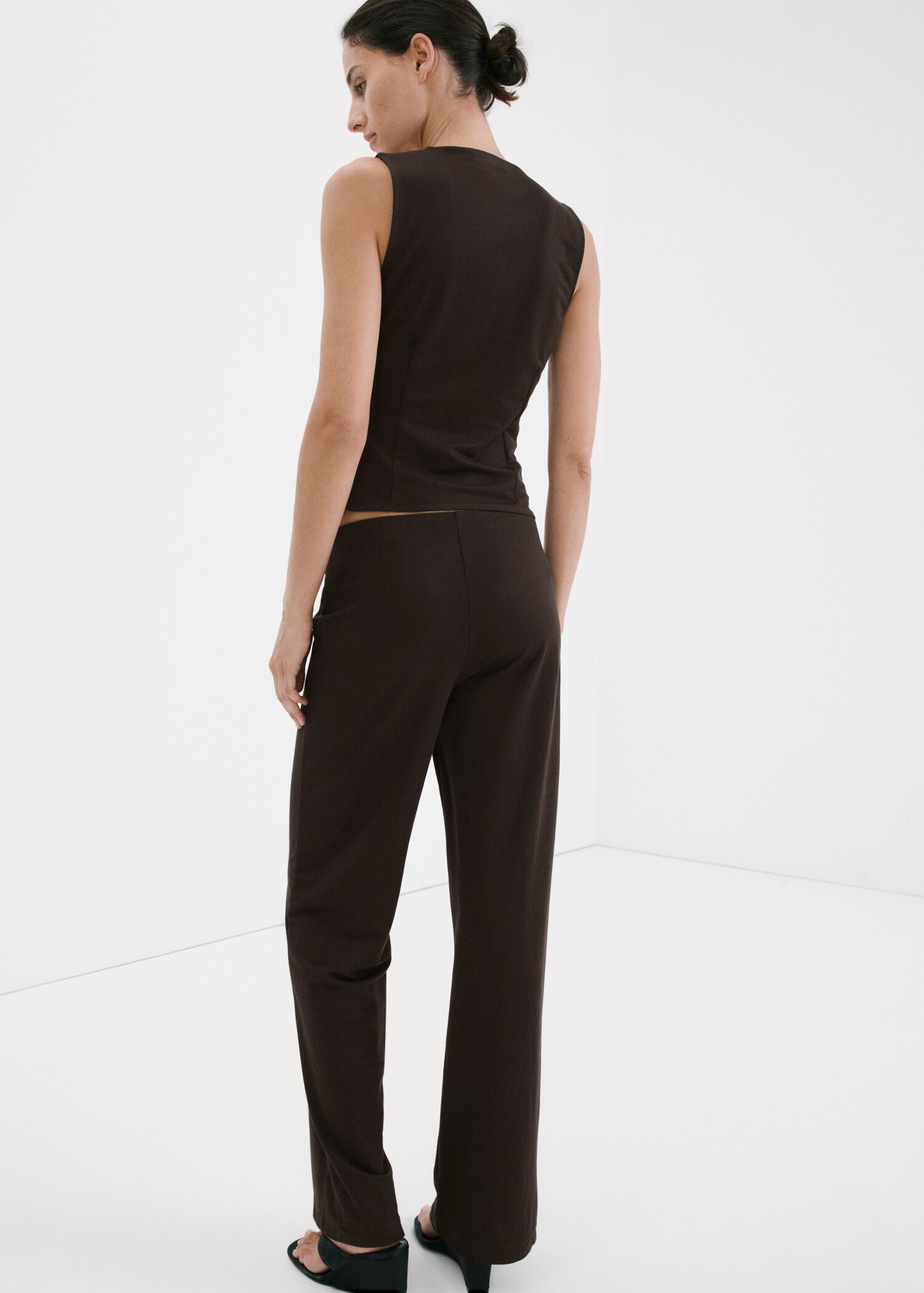 Straight mid-rise trousers - Reverse of the article