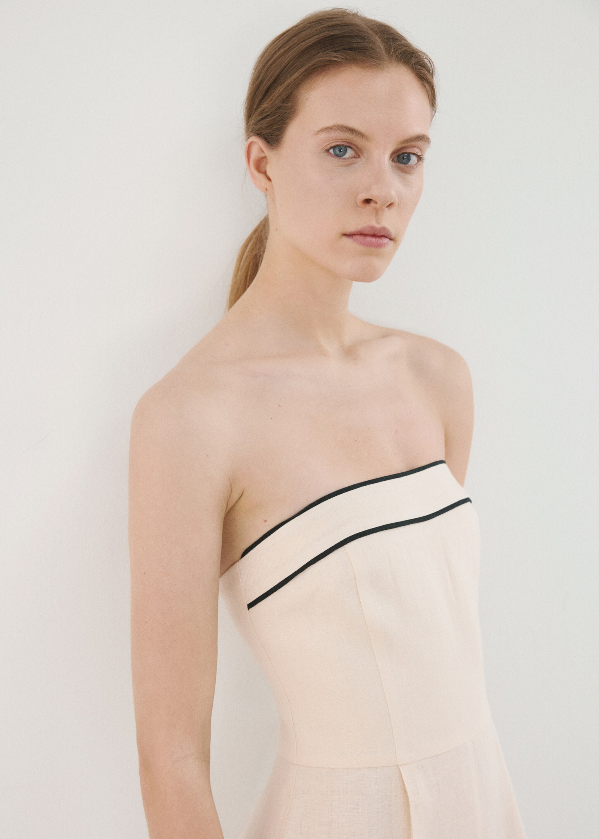 Linen bandeau jumpsuit - Details of the article 1, Ecru. Ref: 27057152-00.