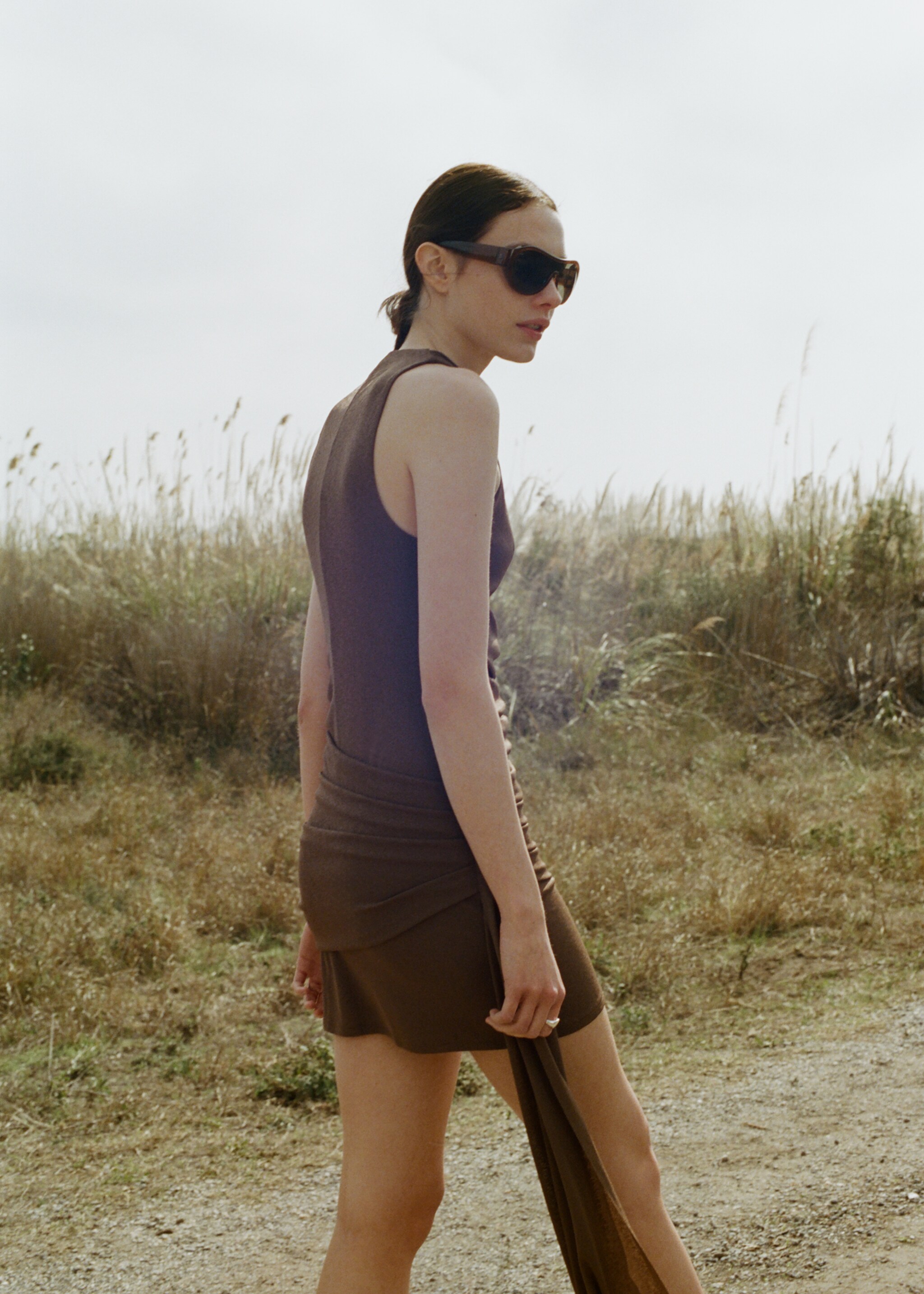 Ruched dress with draped neckline - Details of the article 6, Brown. Ref: 27057155-00.