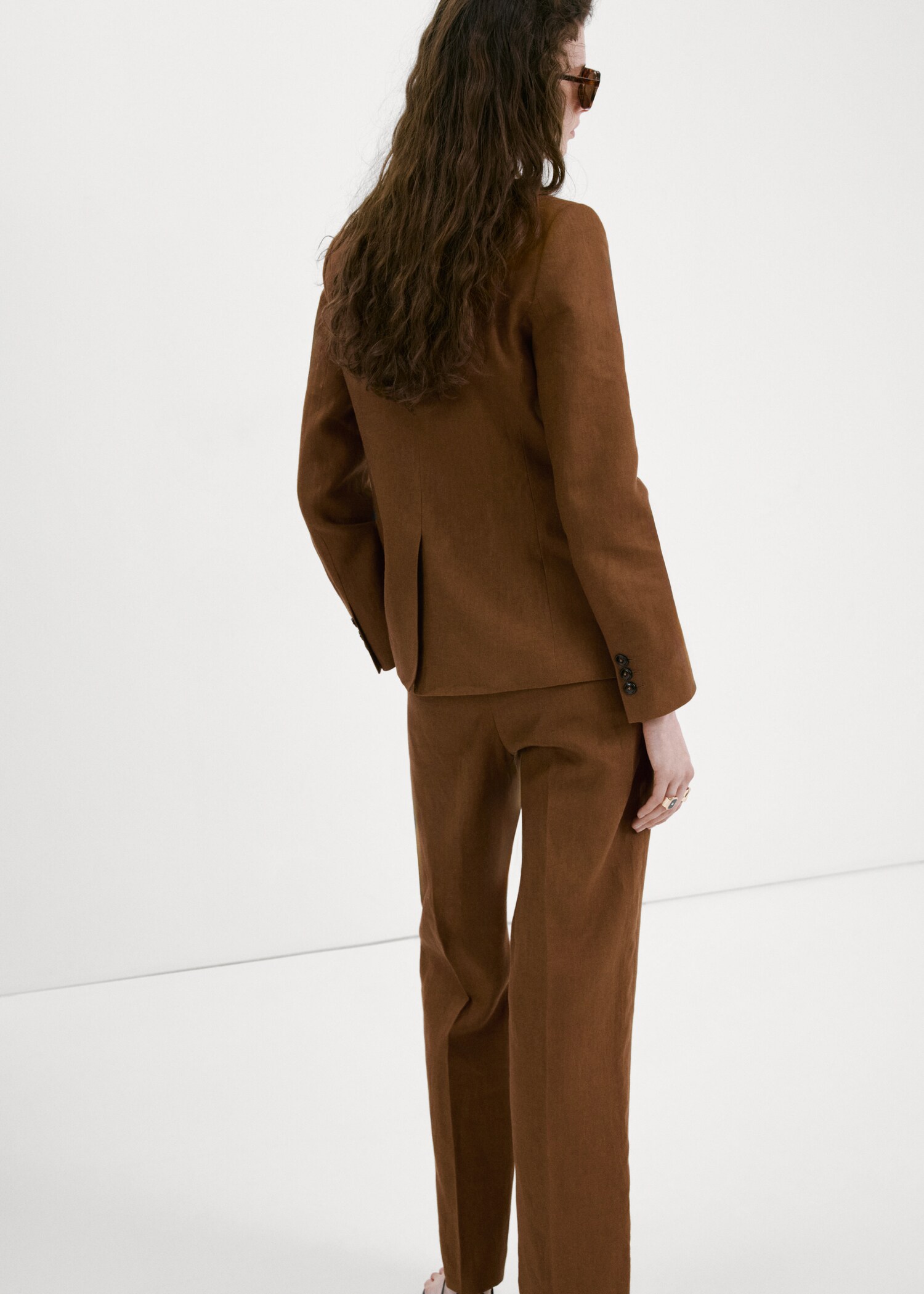 Linen suit jacket - Reverse of the article