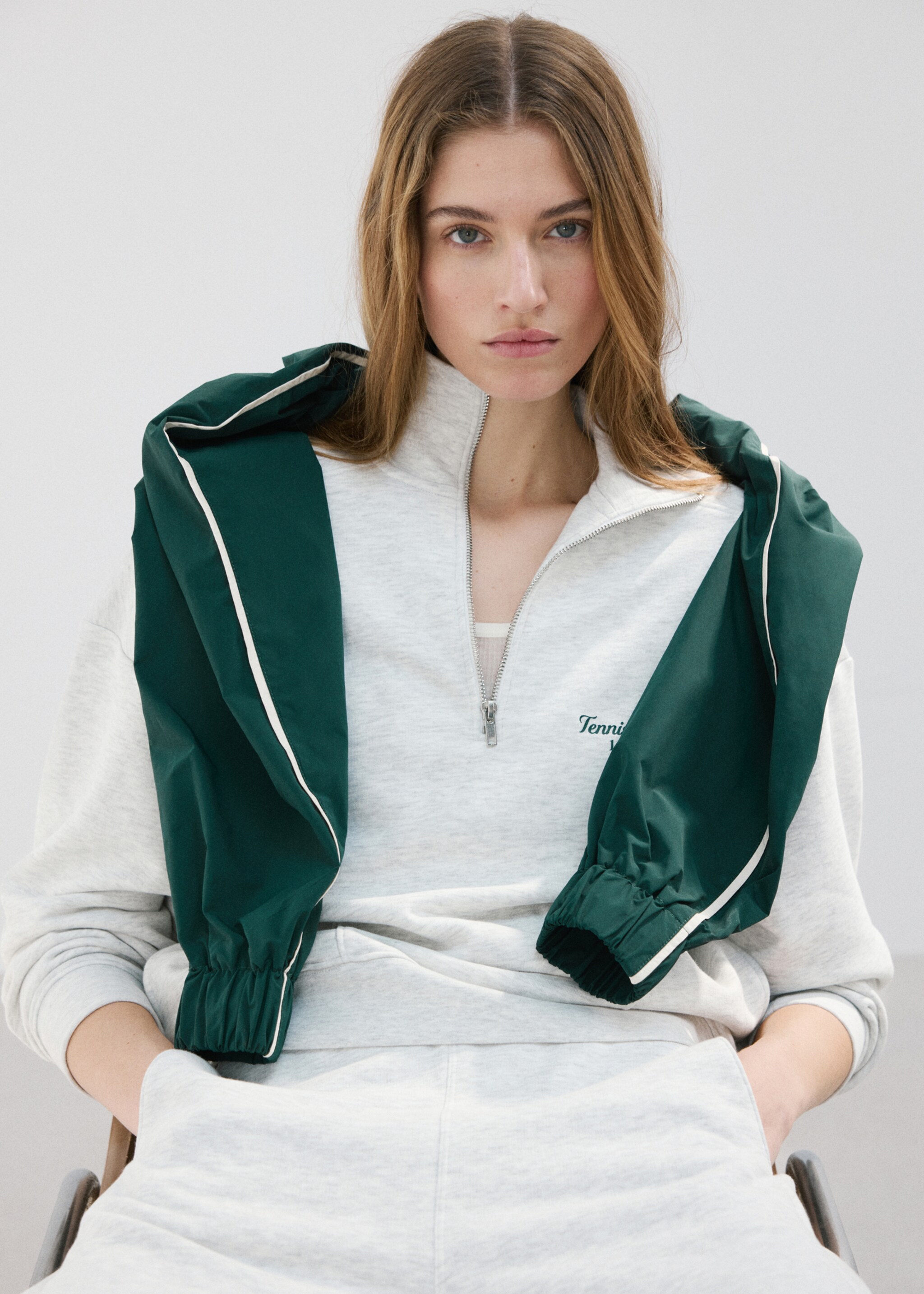 Turtleneck sweatshirt with zip - Details of the article 2, Grey. Ref: 27057163-00.