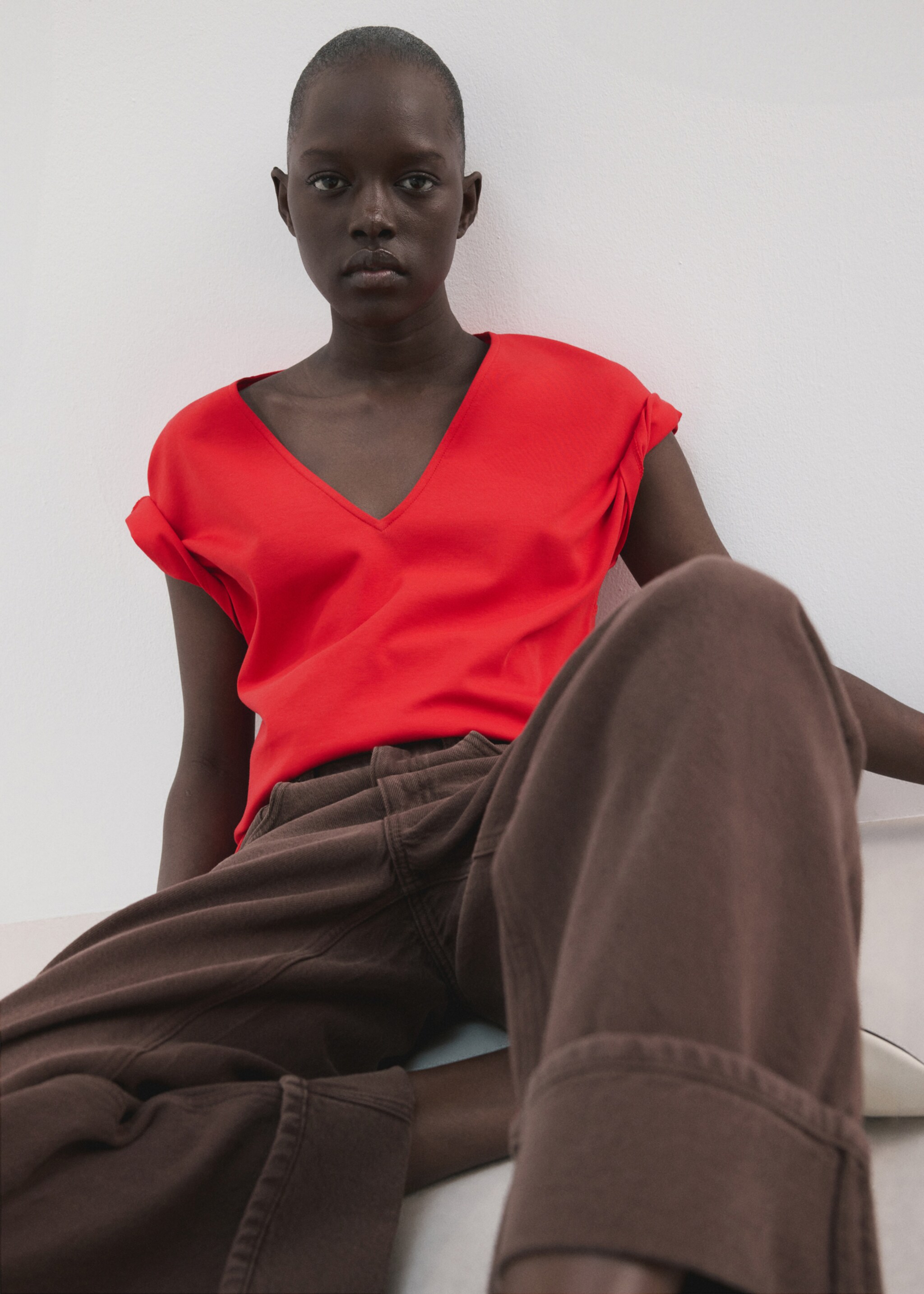 تي شيرت قطني بتصميم رقبة على شكل حرف V - رؤية وسط, أحمر. Ref: 27057164-00.