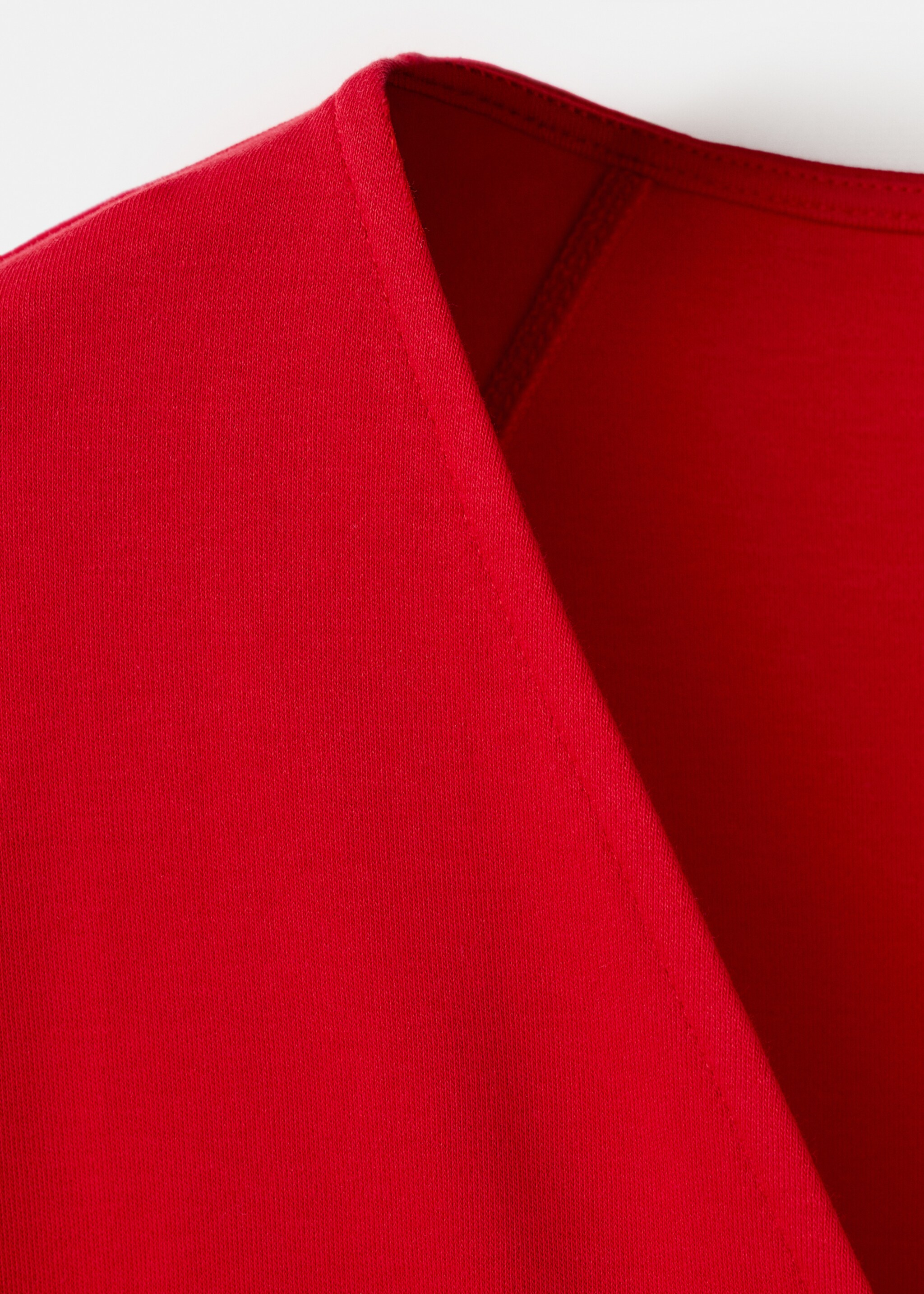 تي شيرت قطني بتصميم رقبة على شكل حرف V - تفاصيل المنتج 0, أحمر. Ref: 27057164-00.