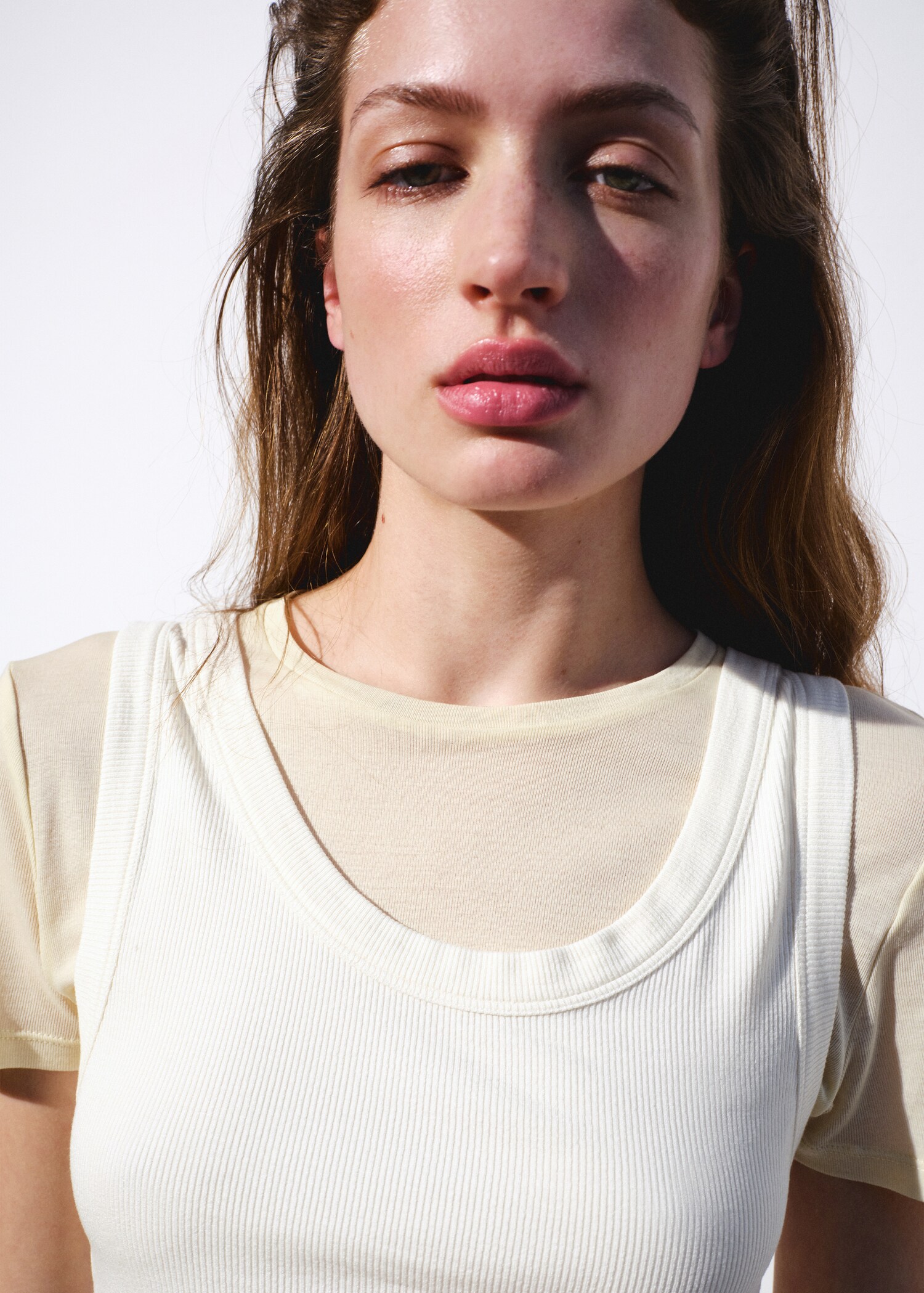 Two-tone contrast T-shirt - Details of the article 1