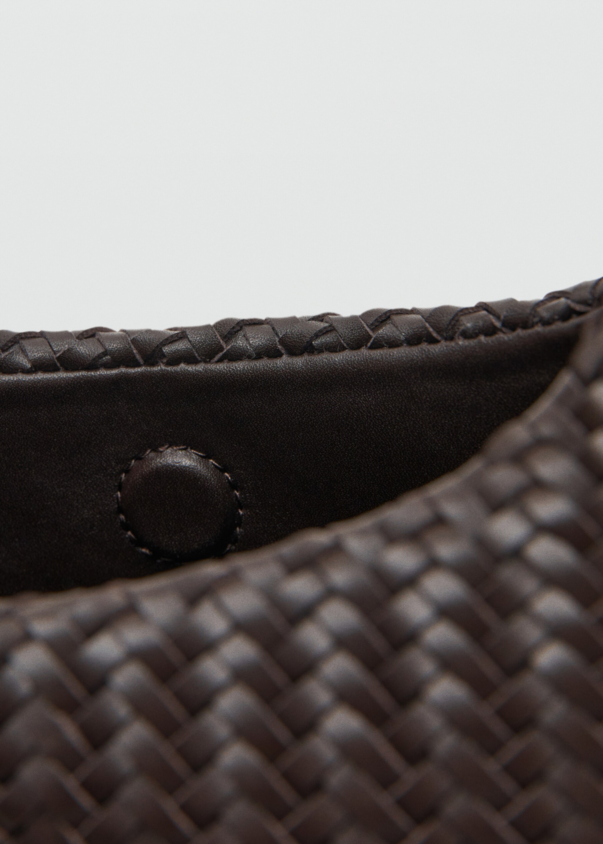 Braided shoulder bag - Details of the article 1, Chocolate. Ref: 27057792-00.
