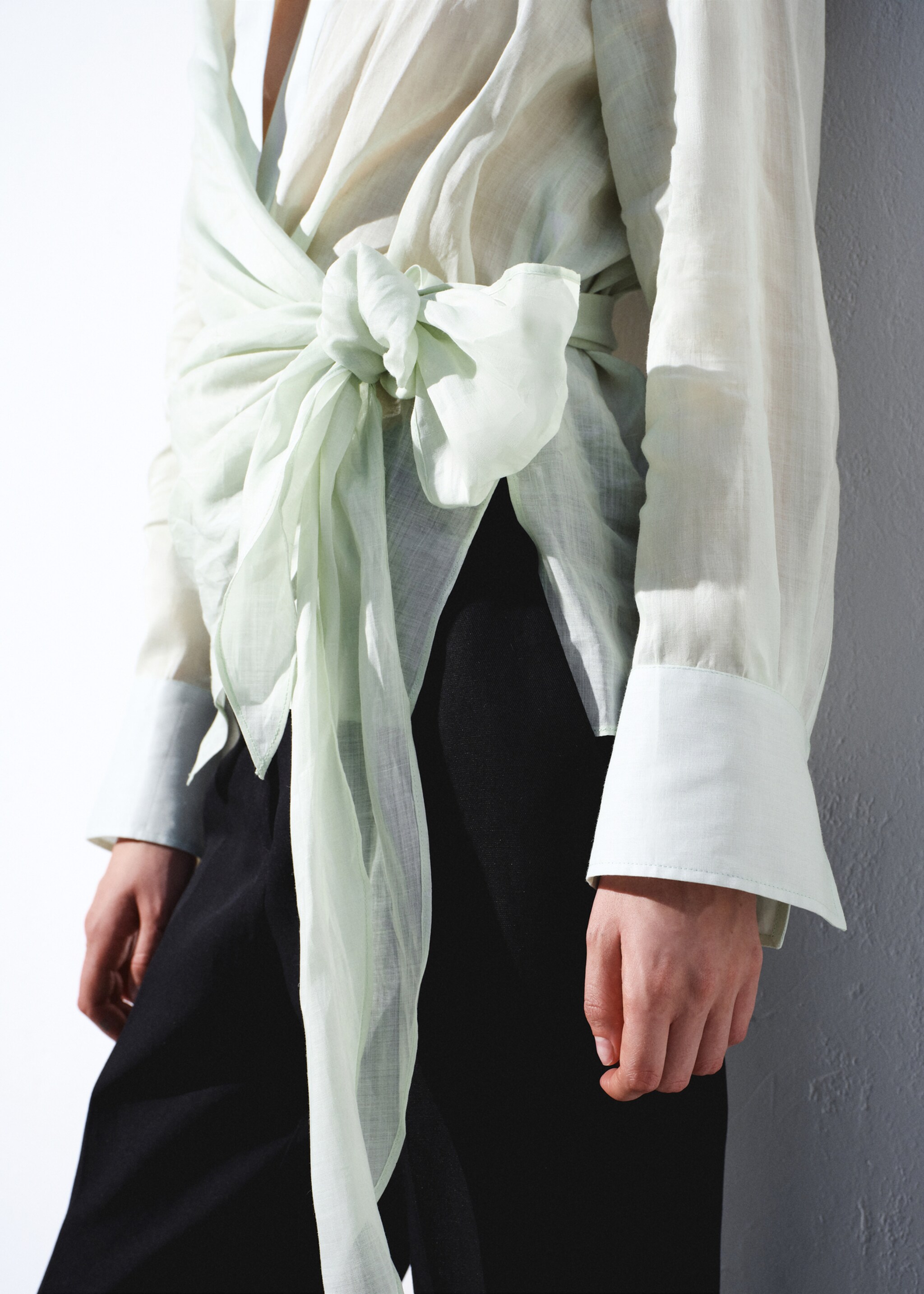 Camisa 100% ramio cruzada - Detalle del artículo 6, Verde. Ref: 27057795-00.