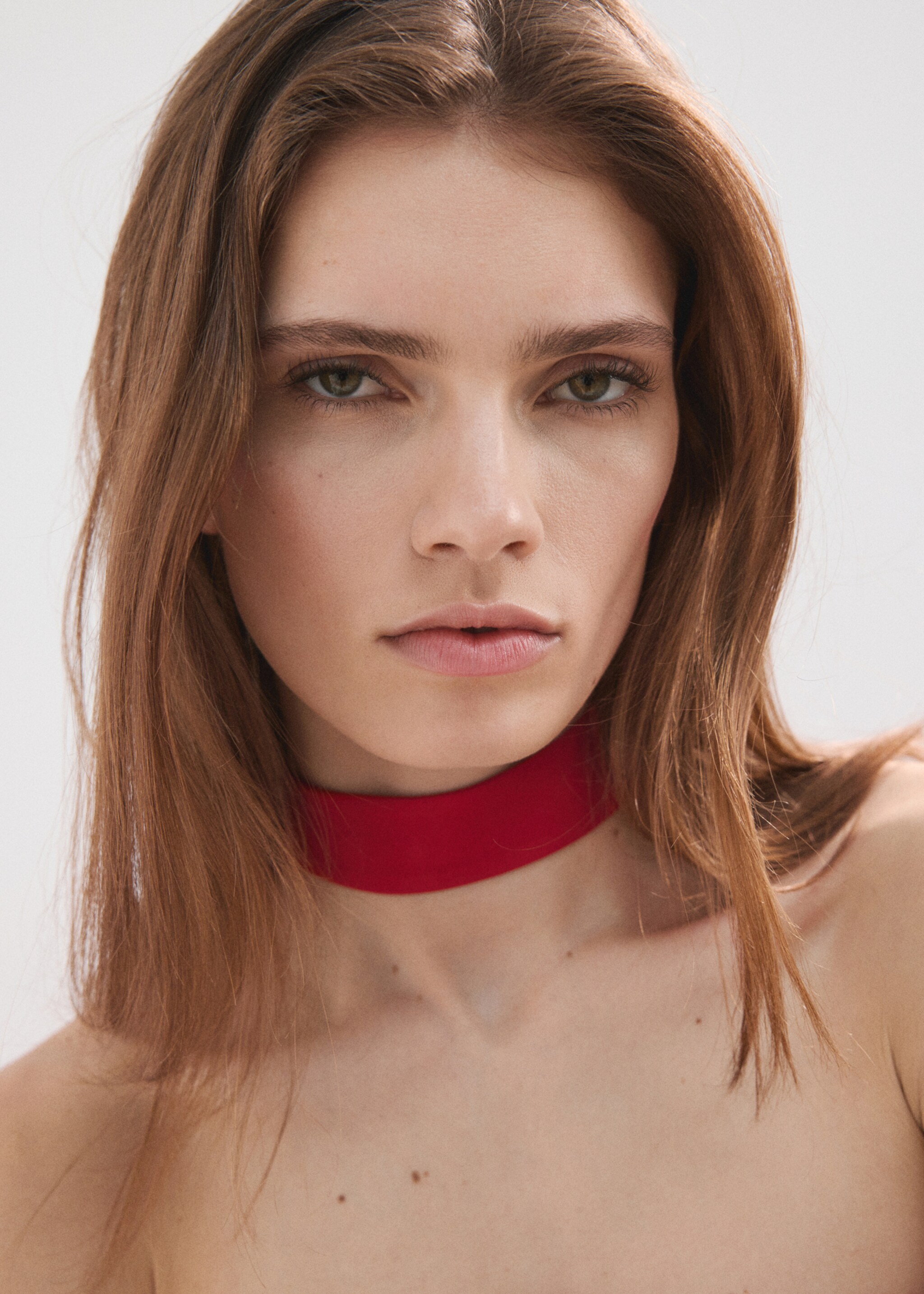 Halter-neck lyocell top - Details of the article 1, Red. Ref: 27057802-00.