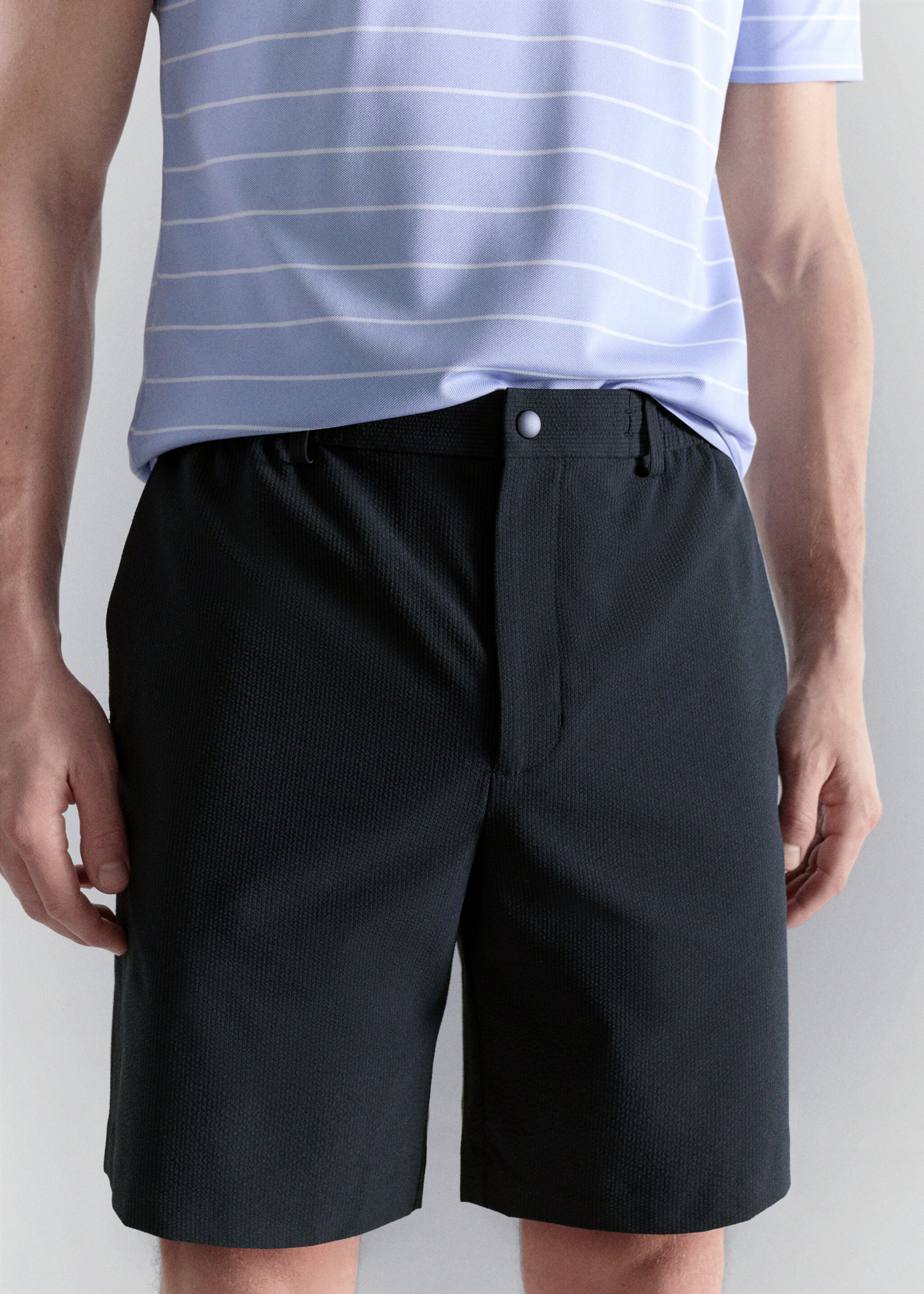 Comfort stretch water-repellent Bermuda - Details of the article 1, Navy. Ref: 27057897-00.