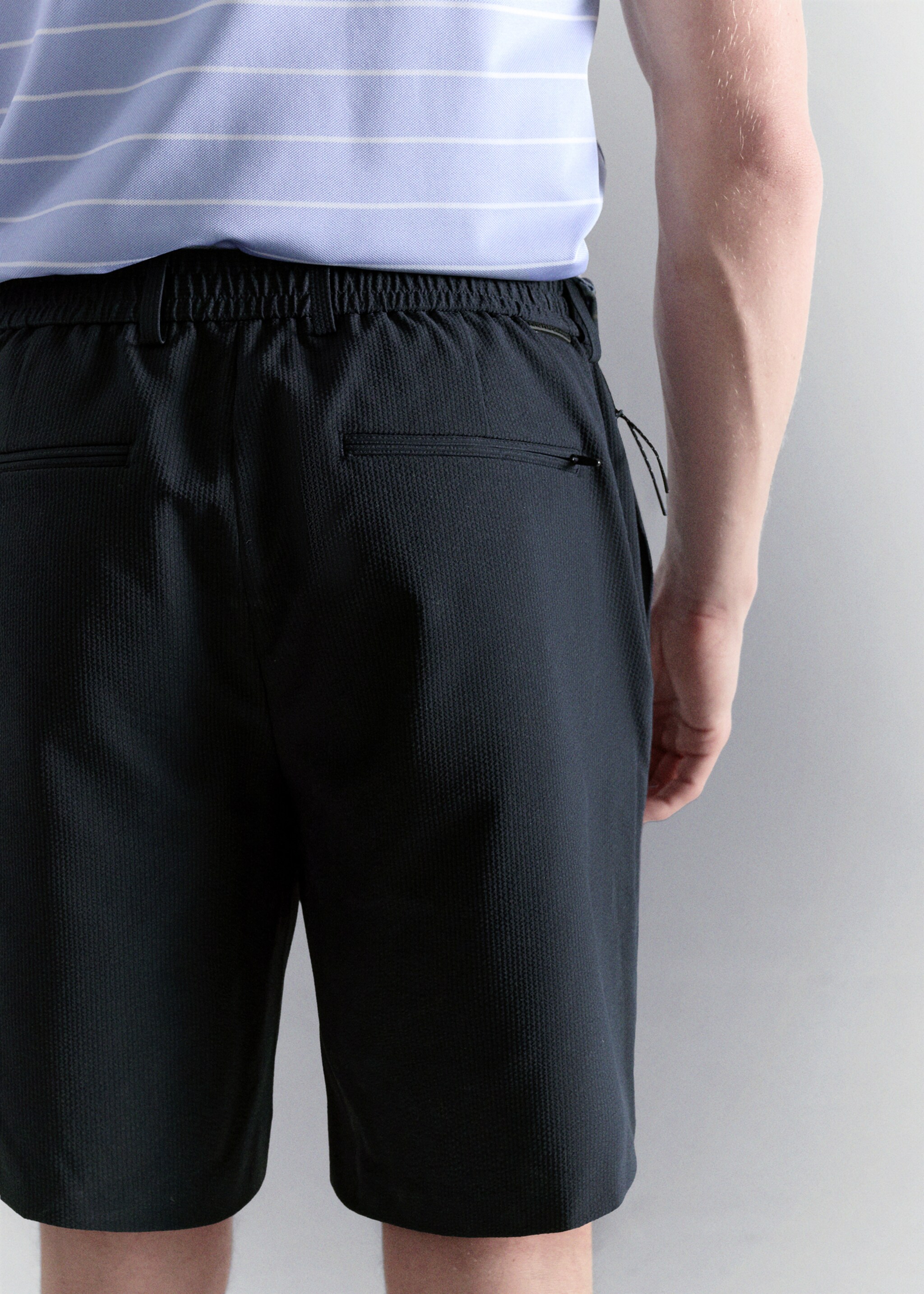 Comfort stretch water-repellent Bermuda - Details of the article 6, Navy. Ref: 27057897-00.