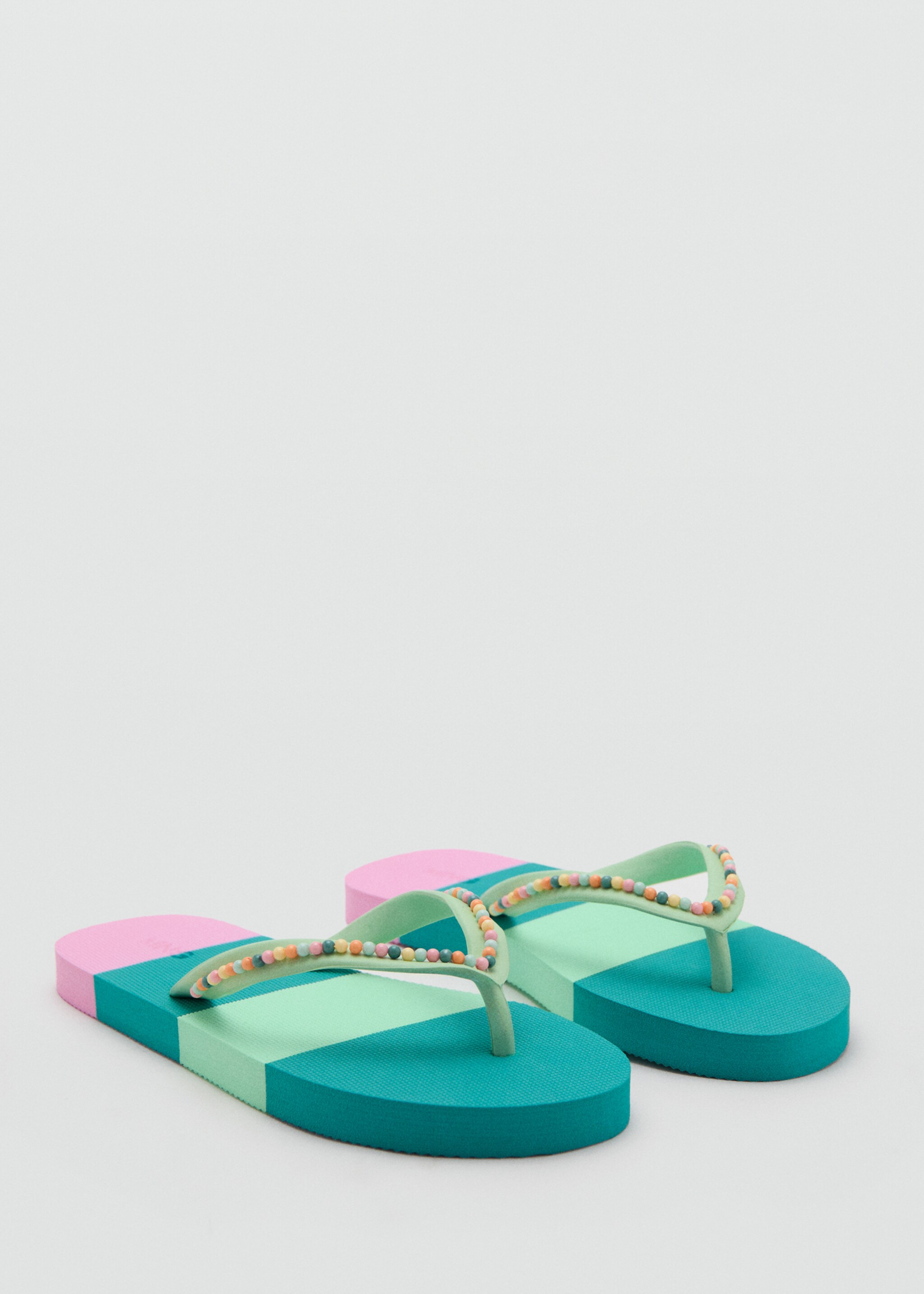 Chanclas multicolor detalle abalorios - Plano medio, Verde pastel. Ref: 27057903-00.