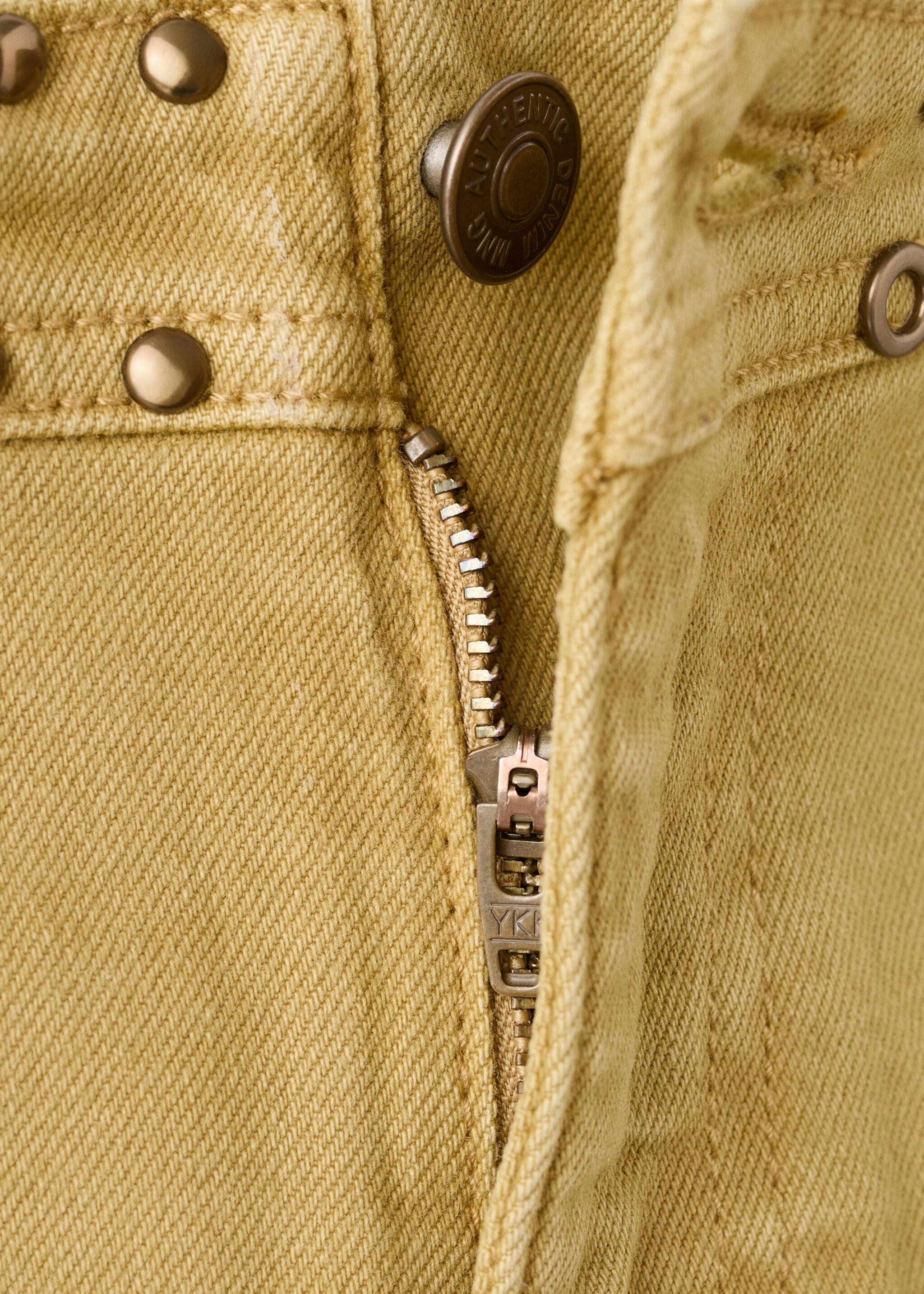 Mini short clouté - Détail de l'article 8, Olive. Ref: 27057904-00.