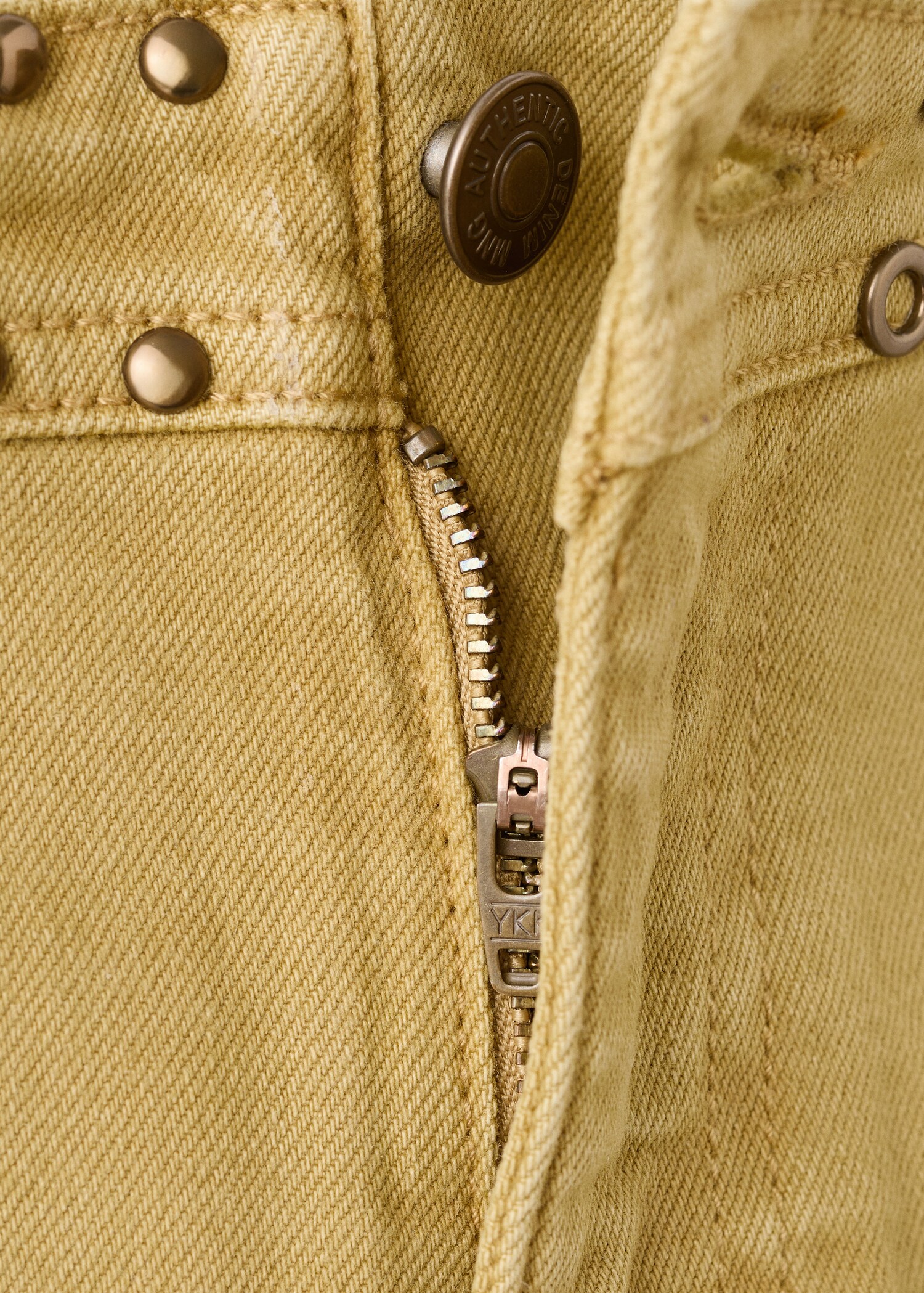 Mini short clouté - Détail de l'article 8