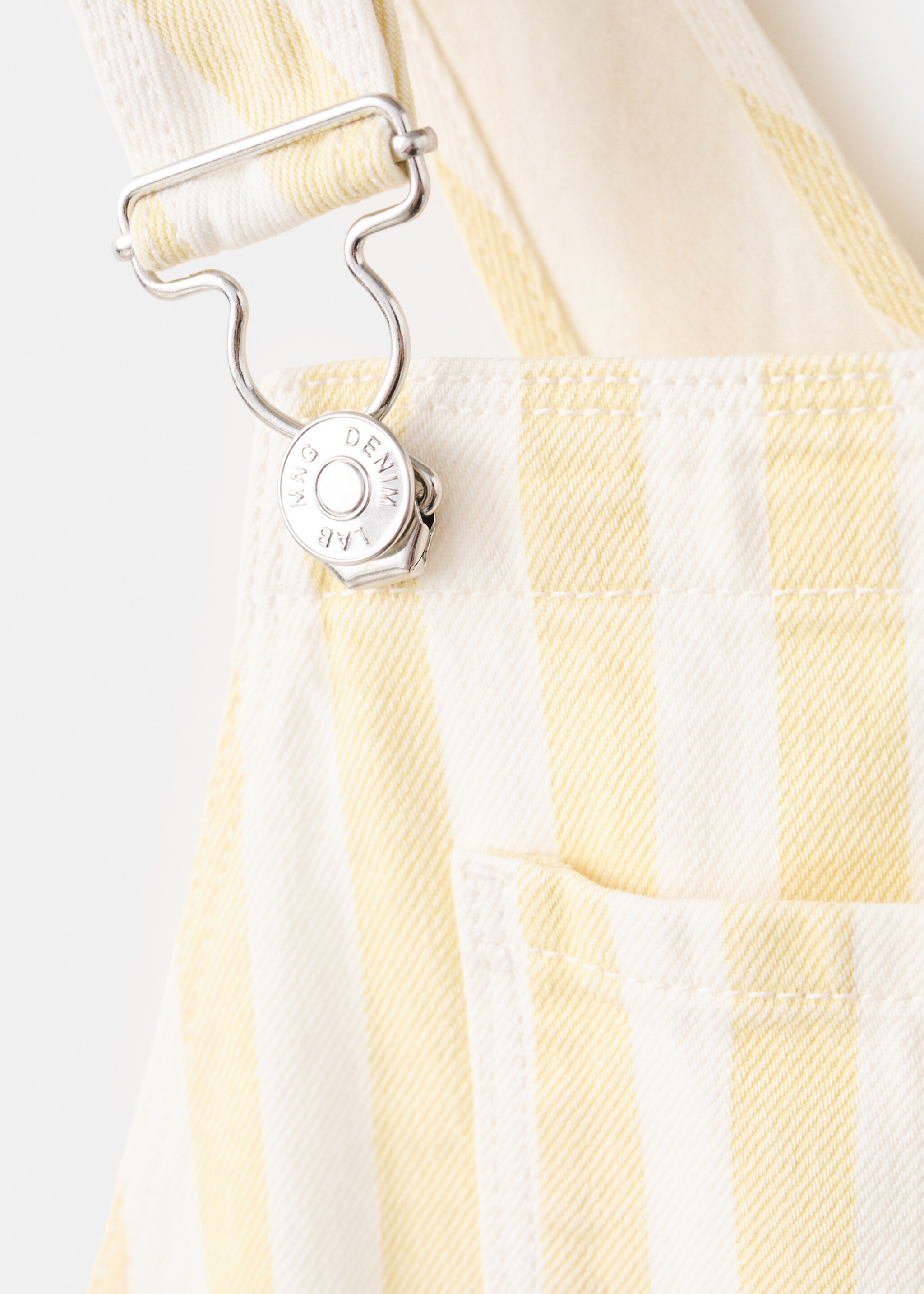 Striped short dungarees - Details of the article 8, Vanilla. Ref: 27058264-00.