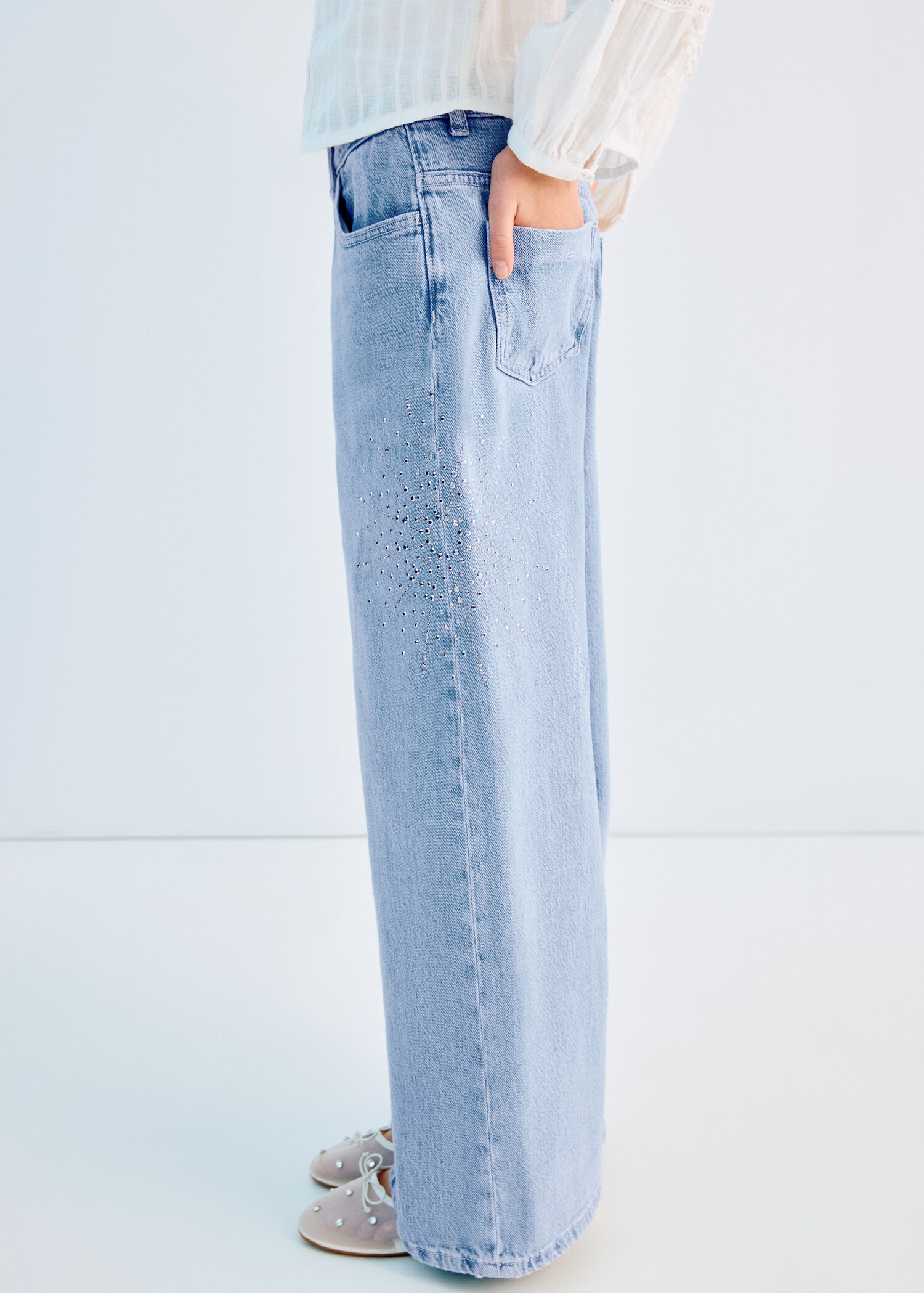 Straight jeans with rhinestone detail - Details of the article 1