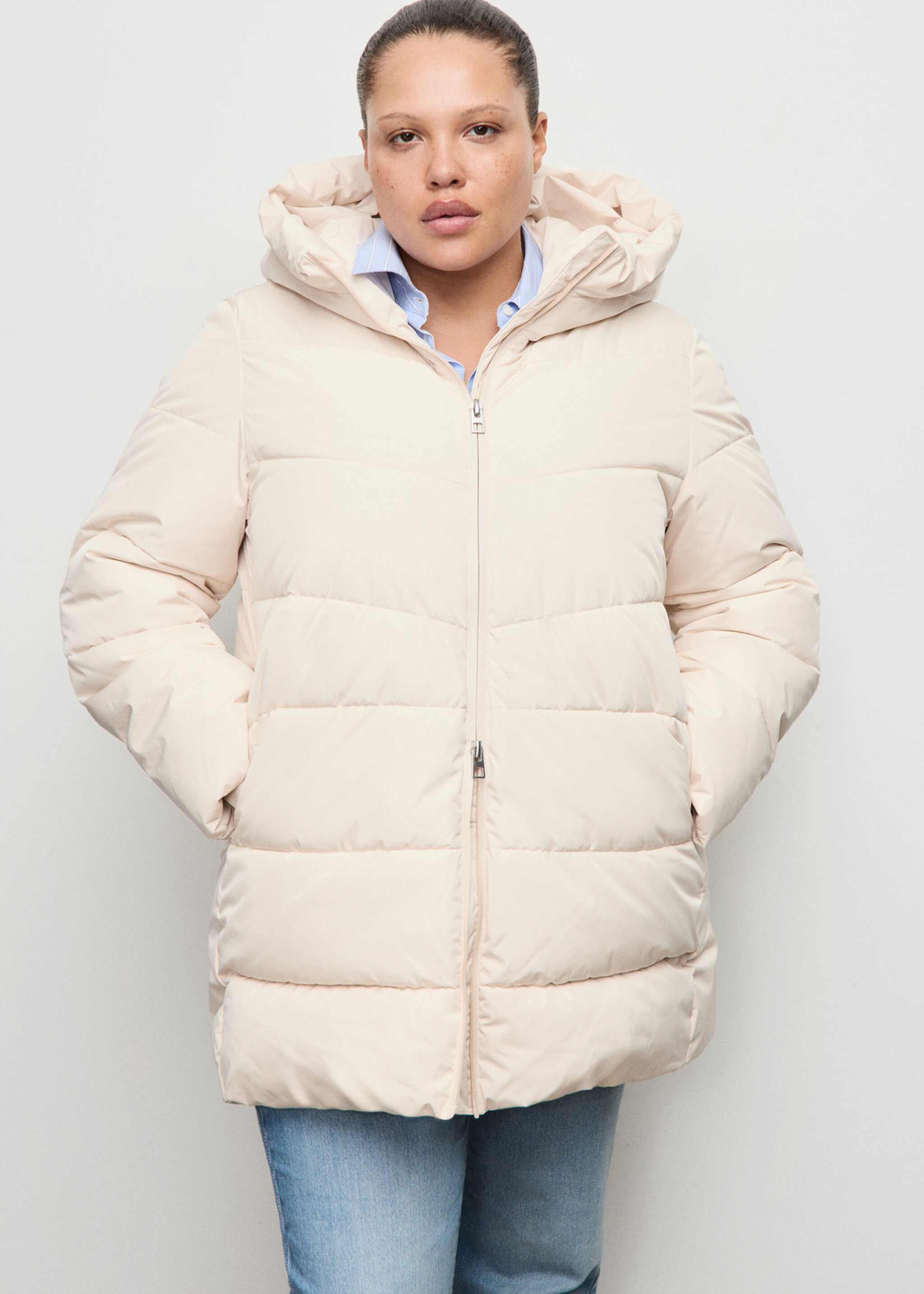 Hood puffer coat - Details of the article 5, Off White. Ref: 27061185-00.