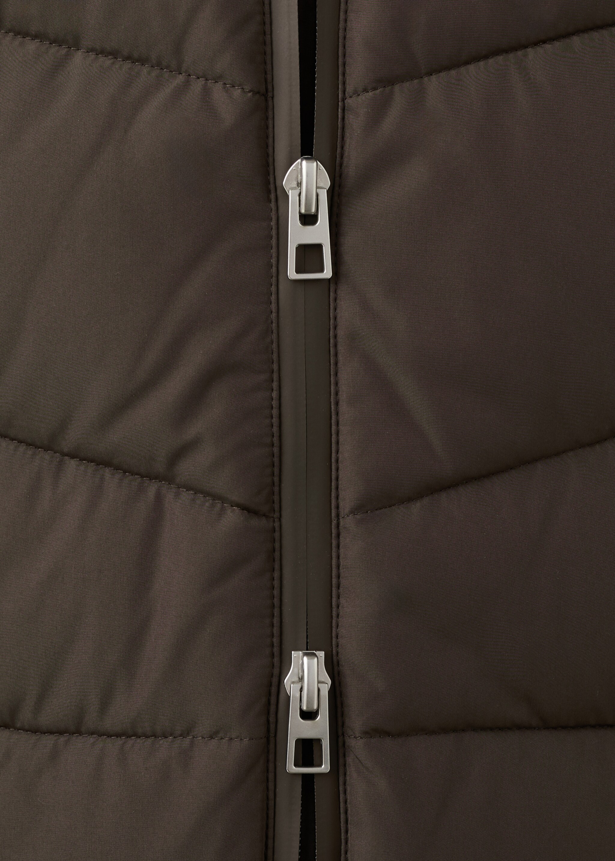 Gepolsterter Anorak mit Kapuze - Detail des Artikels 8, Braun. Ref: 27061185-00.