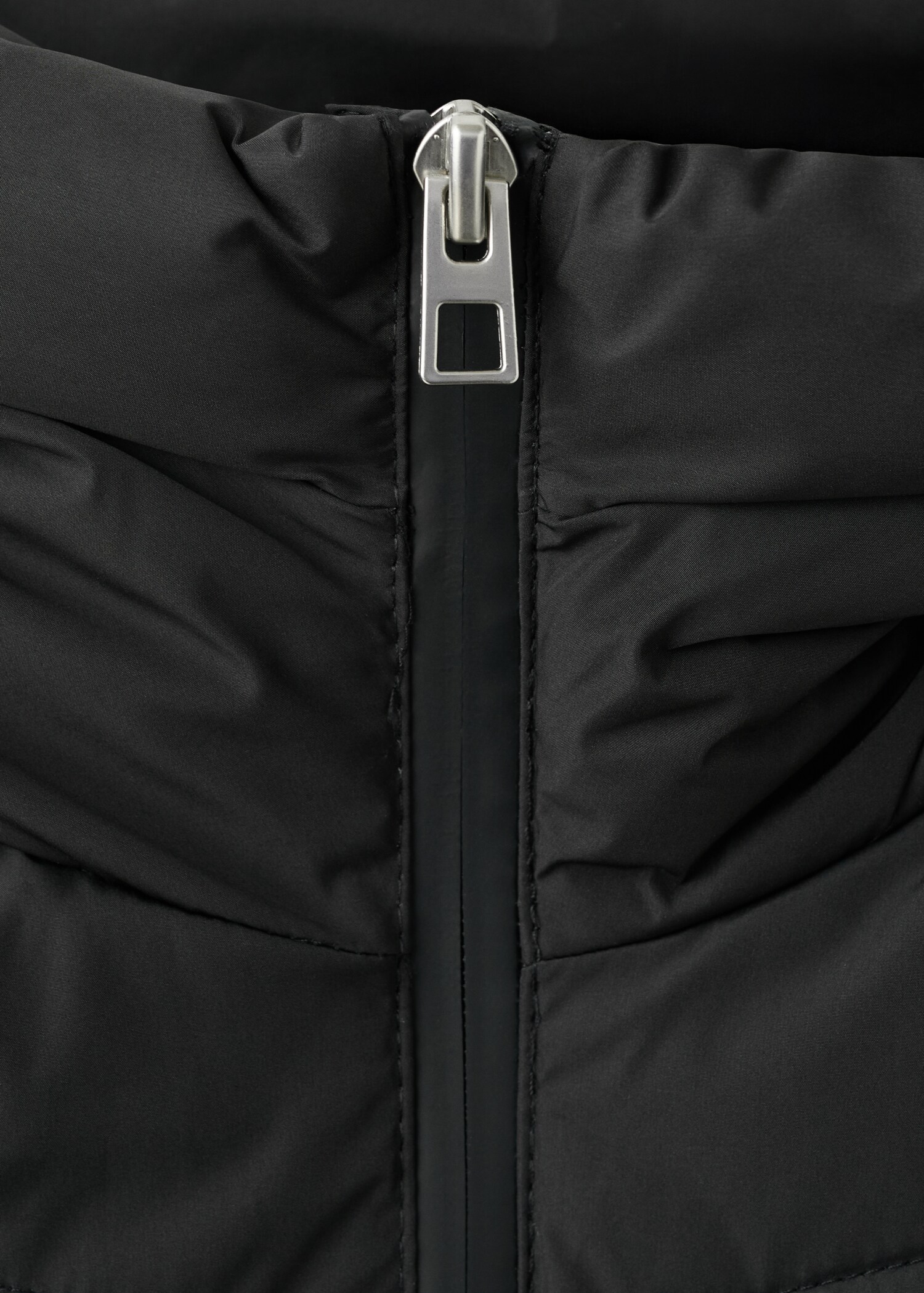 Gepolsterter Anorak mit Kapuze - Detail des Artikels 0