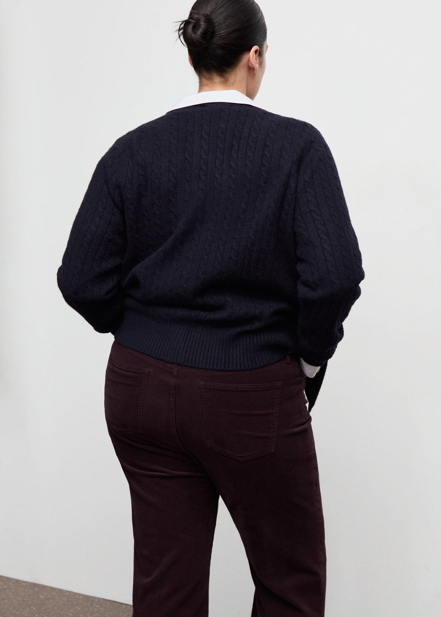Corduroy flared jeans - Details of the article 4