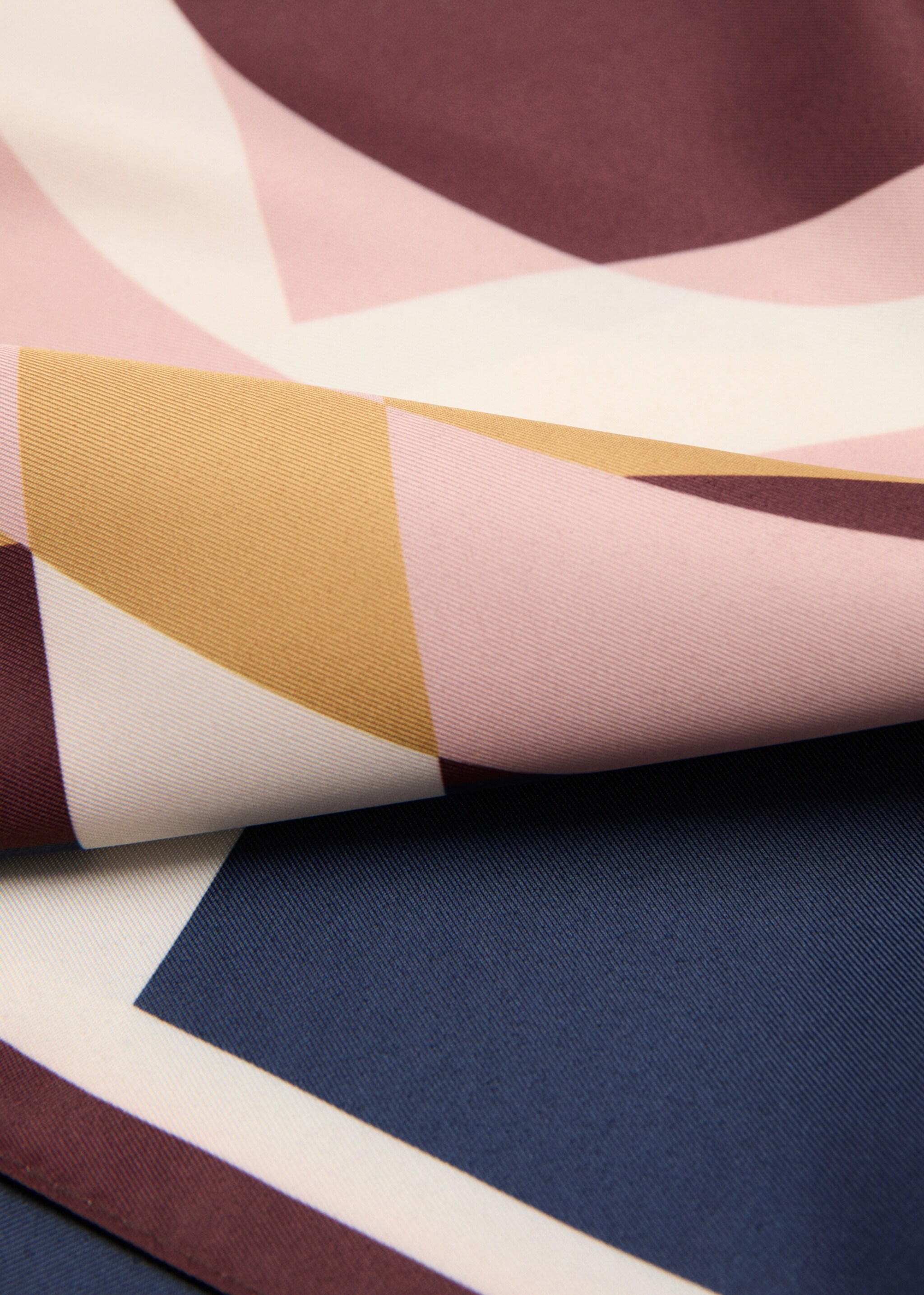 Geometric printed foulard - Medium plane, Navy. Ref: 27061195-00.