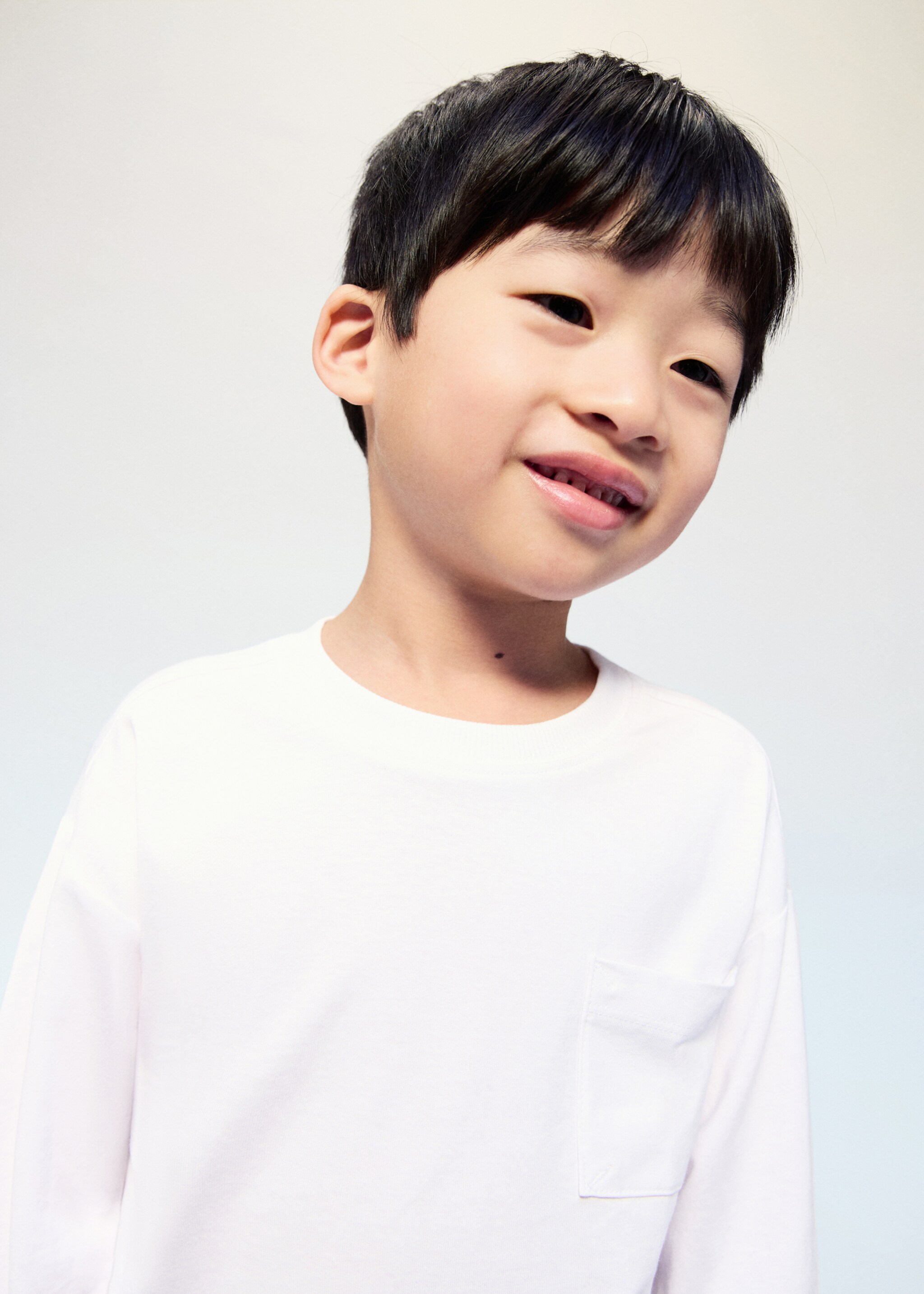 T-shirt coton poche - Détail de l'article 1, Blanc. Ref: 27061196-00.