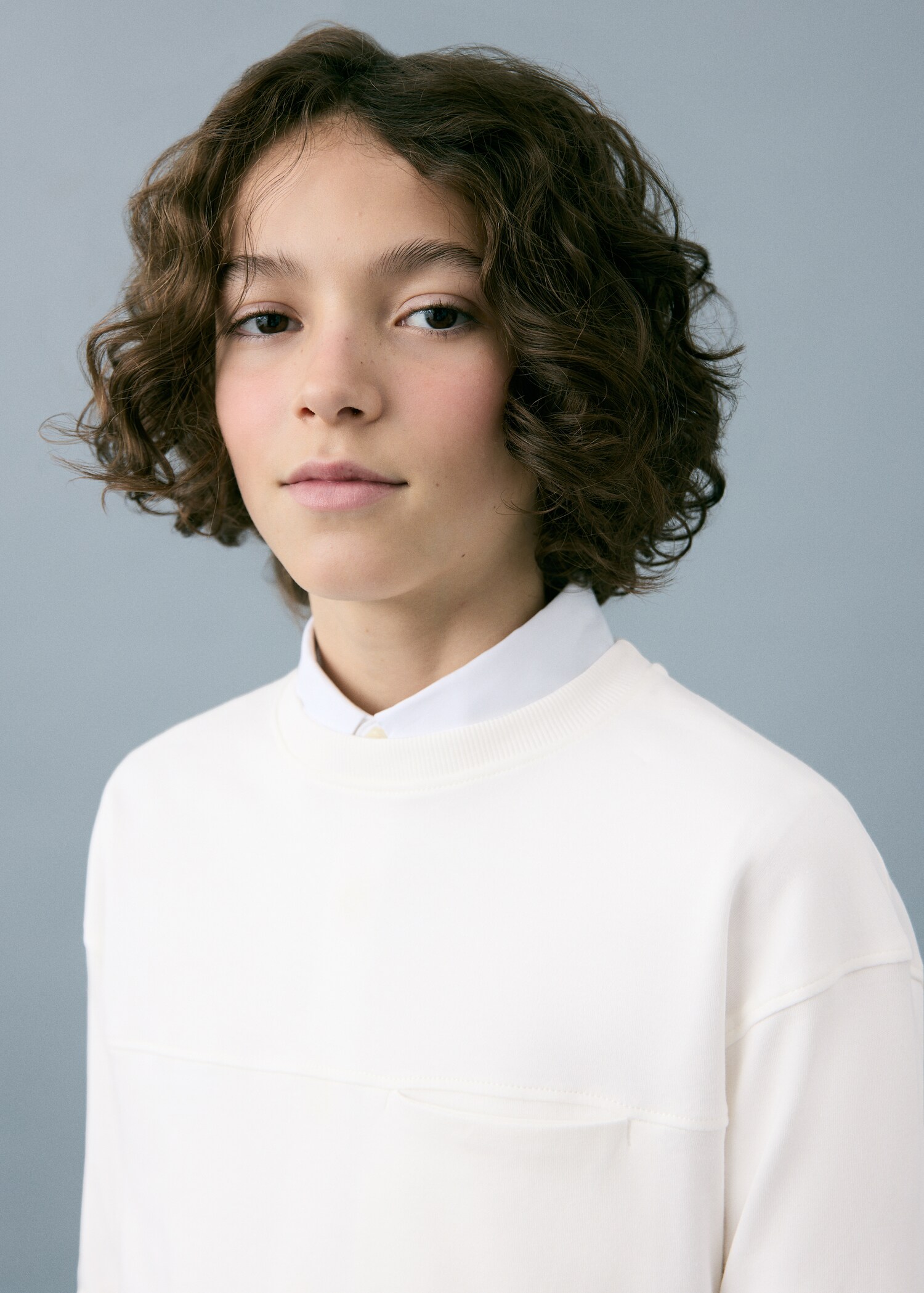 T-shirt with pocket and seam detail - Details of the article 1