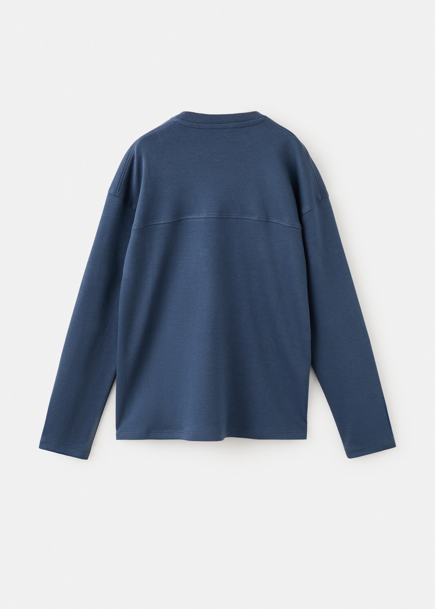 T-shirt with pocket and seam detail - Reverse of the article