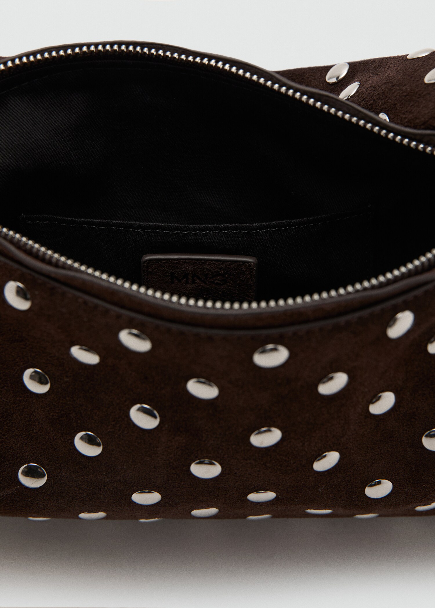 Studded leather shoulder bag - Details of the article 2