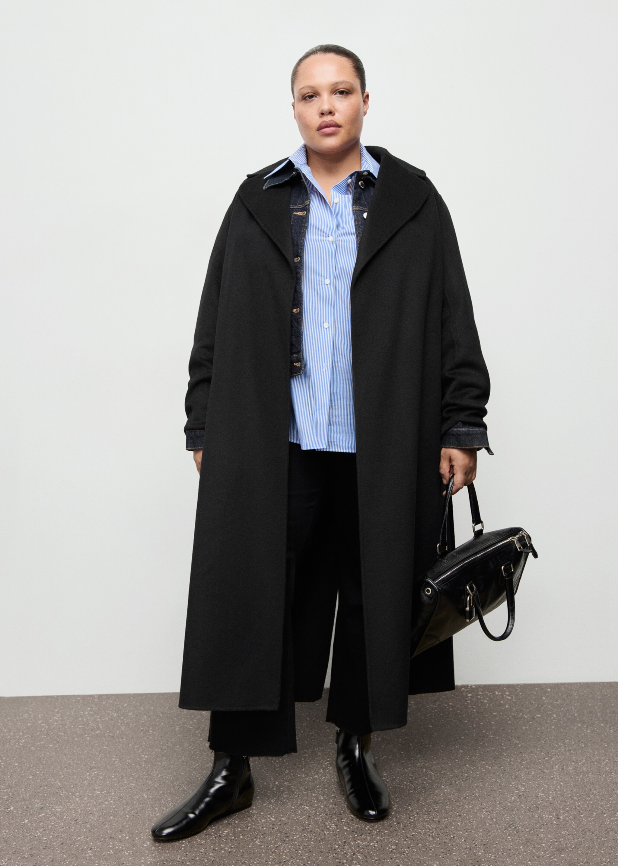 Handmade wool coat with belt - Details of the article 3, Black. Ref: 27061217-00.