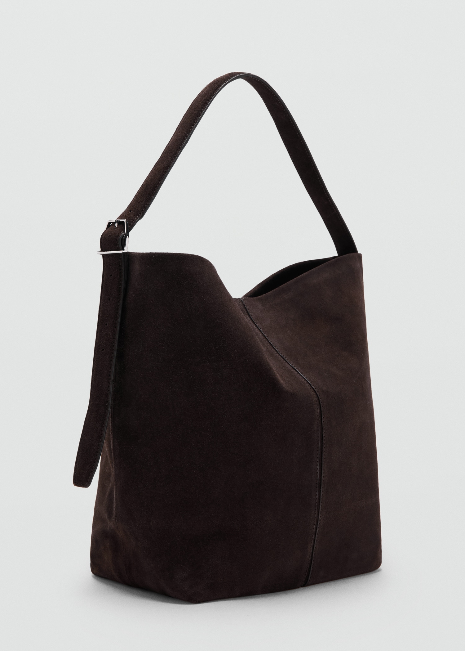 Grand sac seau en cuir suédé avec boucle Femme MANGO Monaco