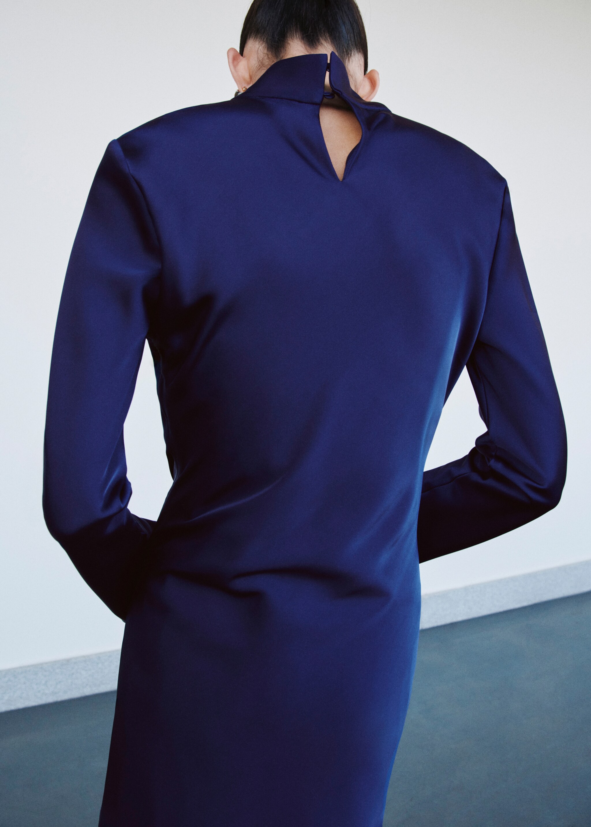 Satin high-neck dress - Reverse of the article, Indigo Blue. Ref: 27061238-00.
