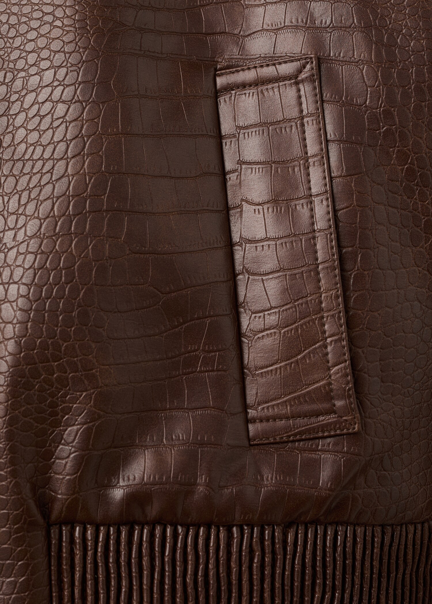 Куртка-бомбер под крокодиловую кожу - Деталь изделия 0