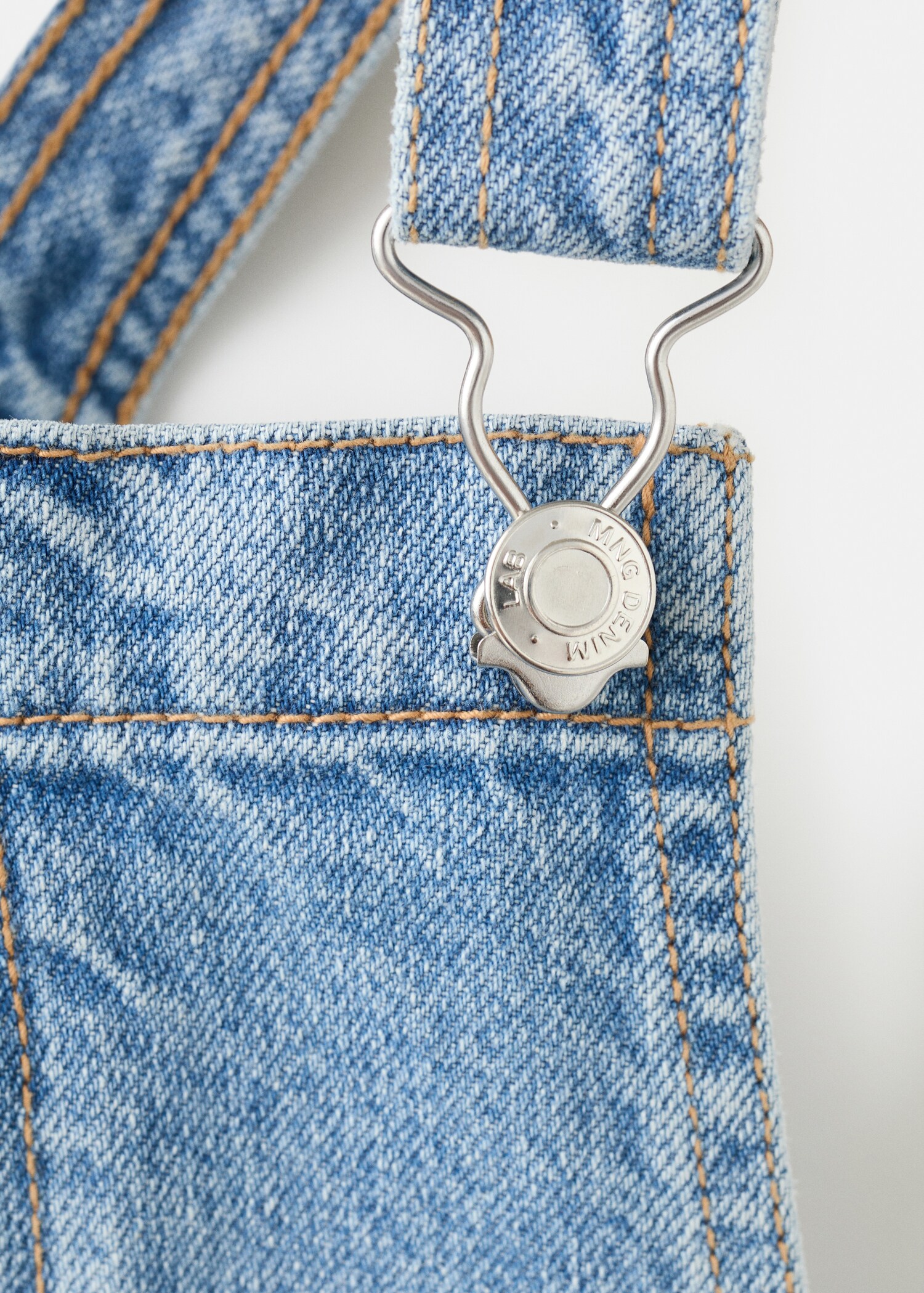 Short denim pinafore - Details of the article 0