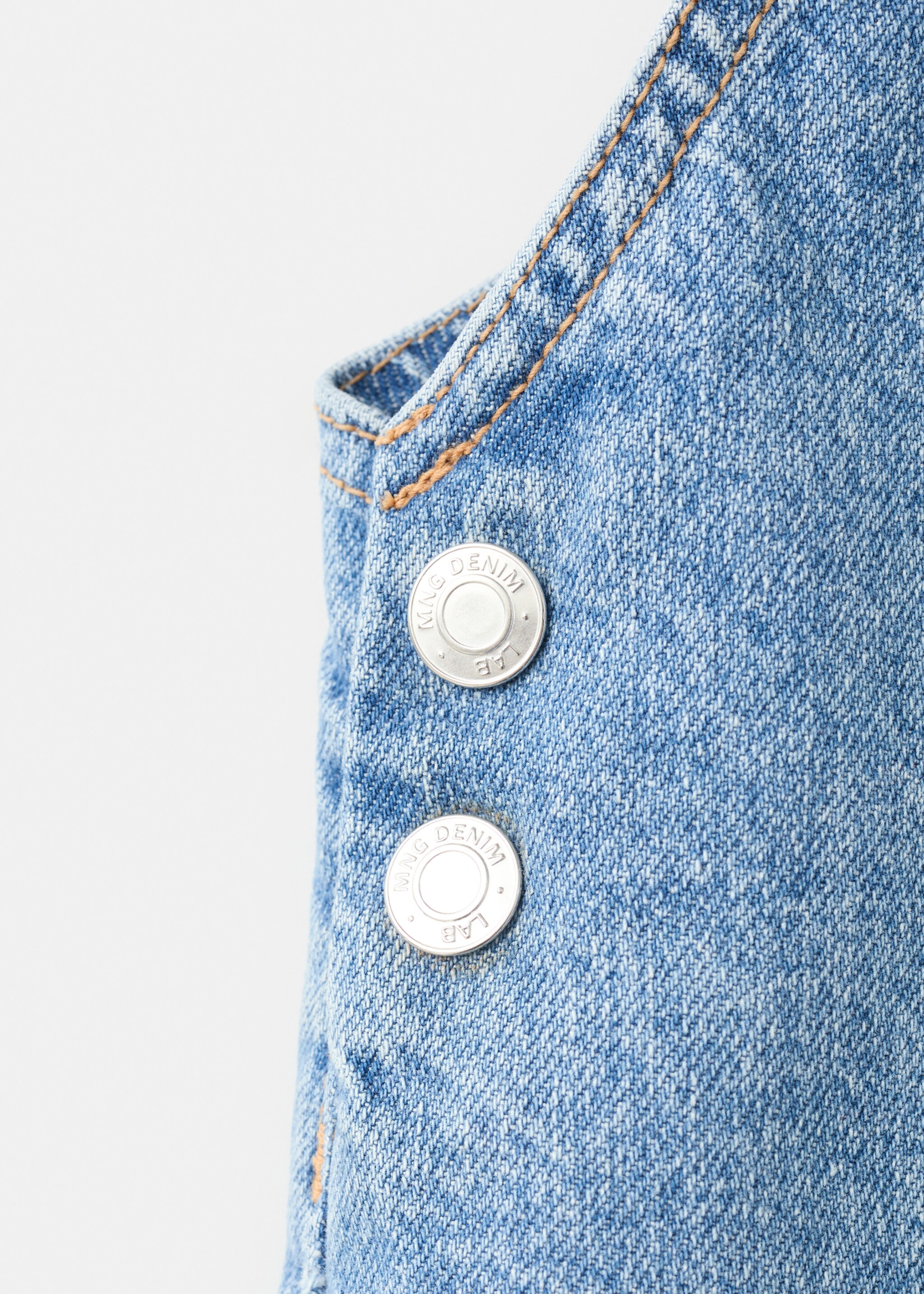 Short denim pinafore - Details of the article 8, Medium Blue. Ref: 27061240-00.