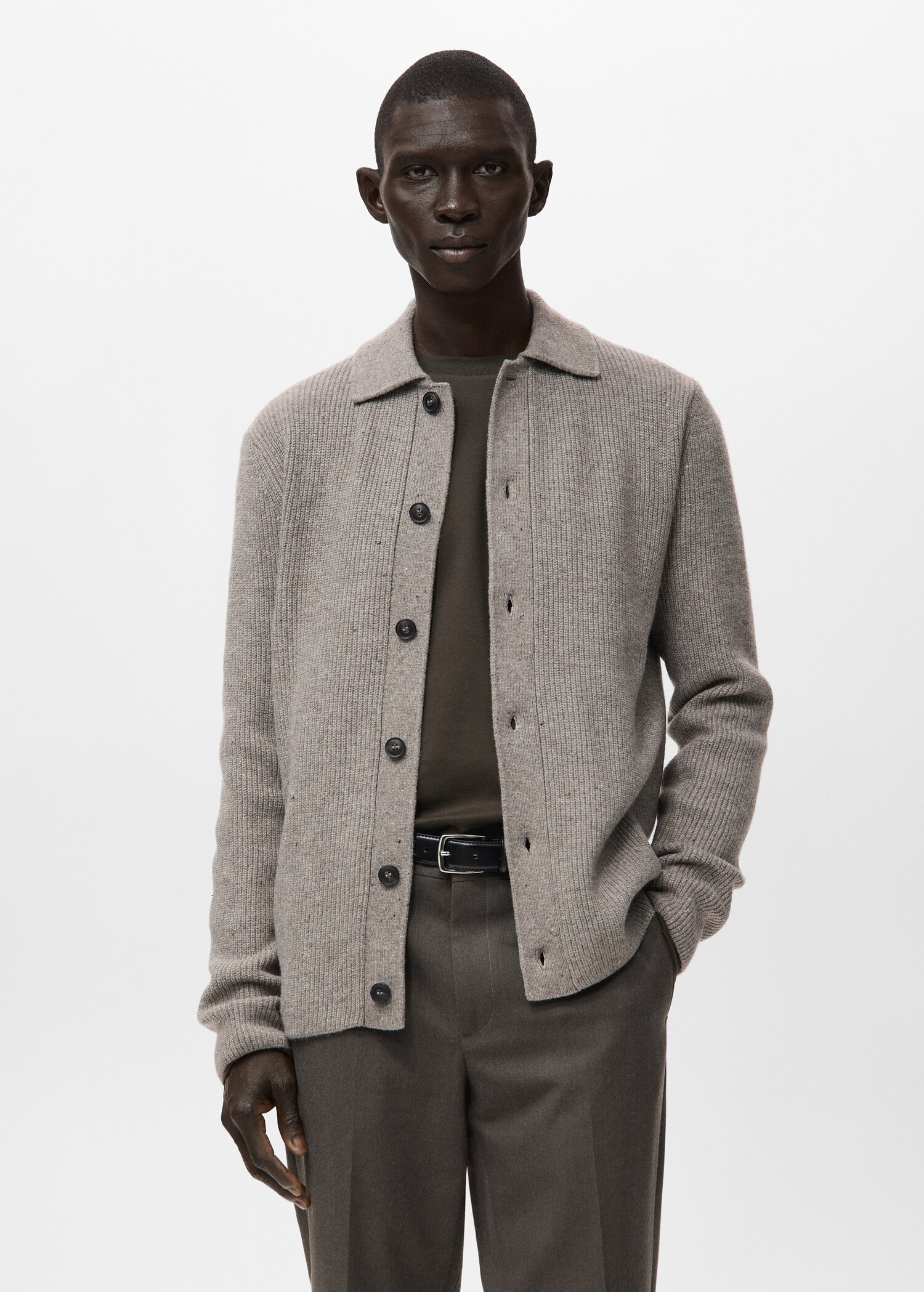 Cardigan dina - Plano medio