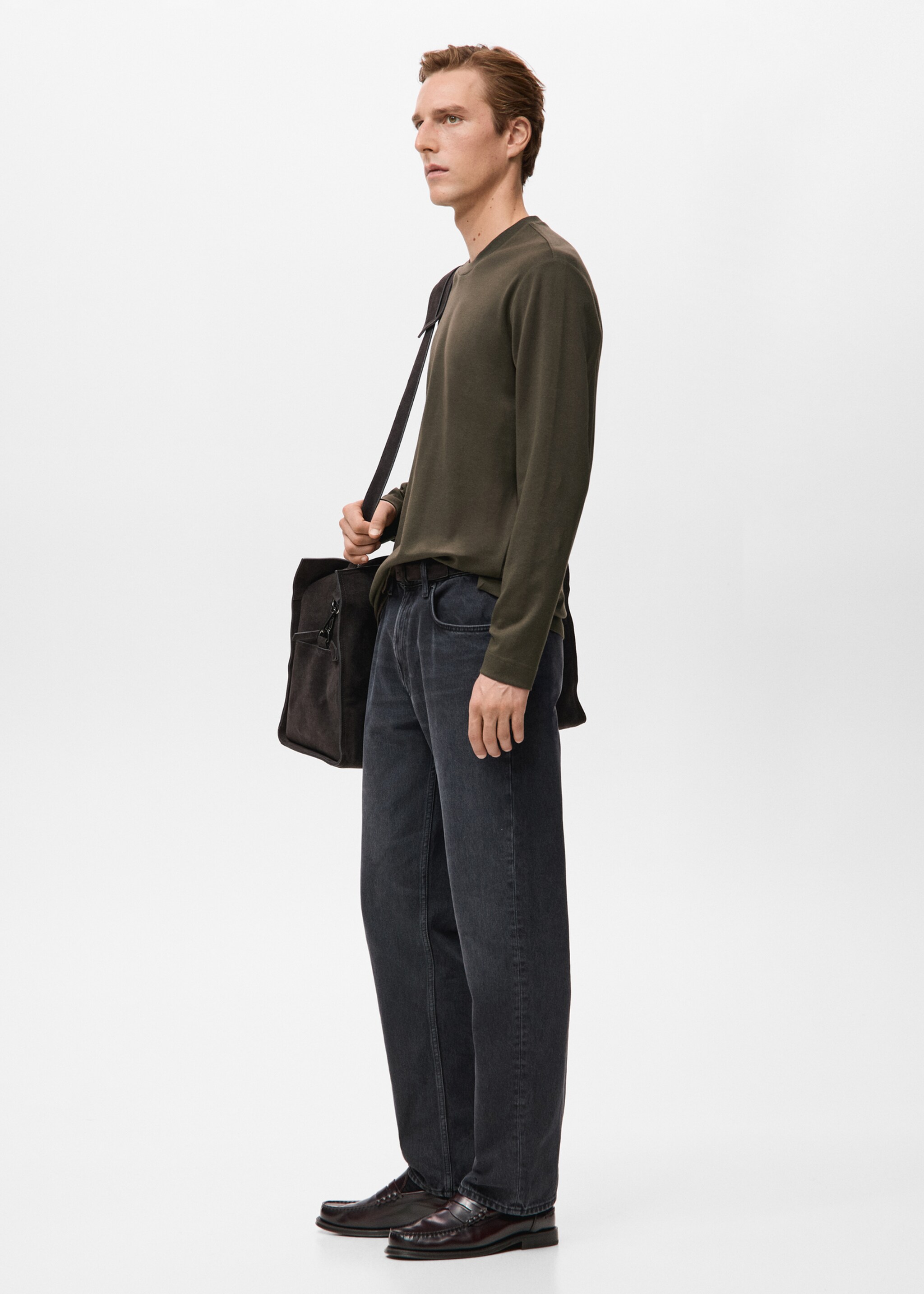 Long sleeve regular fit T-shirt - Details of the article 2, Chocolate. Ref: 27061254-00.