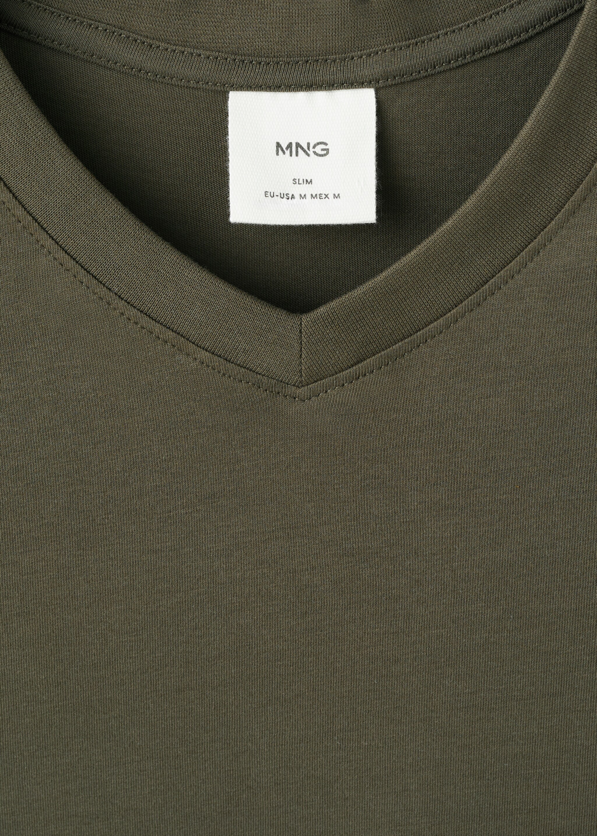 100% cotton slim-fit V-neck t-shirt - Details of the article 8, Khaki. Ref: 27061261-00.