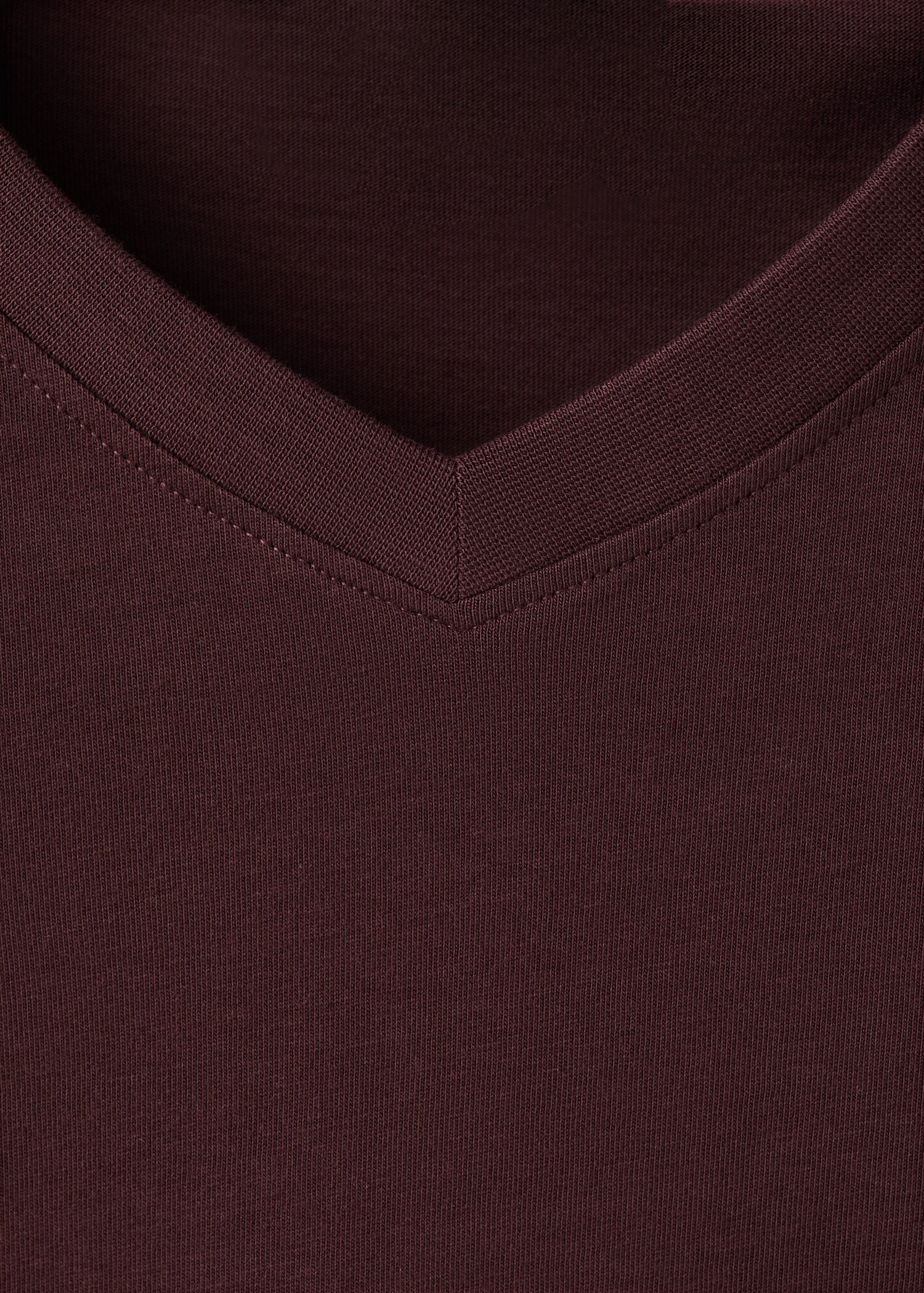 100% cotton slim-fit V-neck t-shirt - Details of the article 8