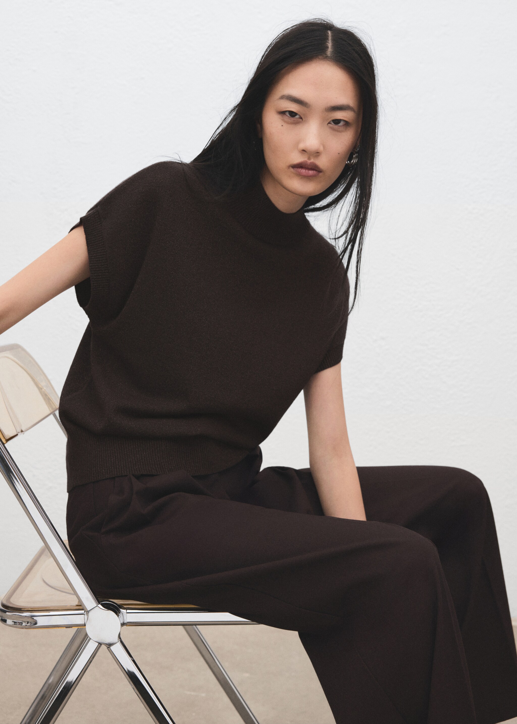 Short-sleeved lurex sweater - Details of the article 2, Chocolate. Ref: 27061262-00.