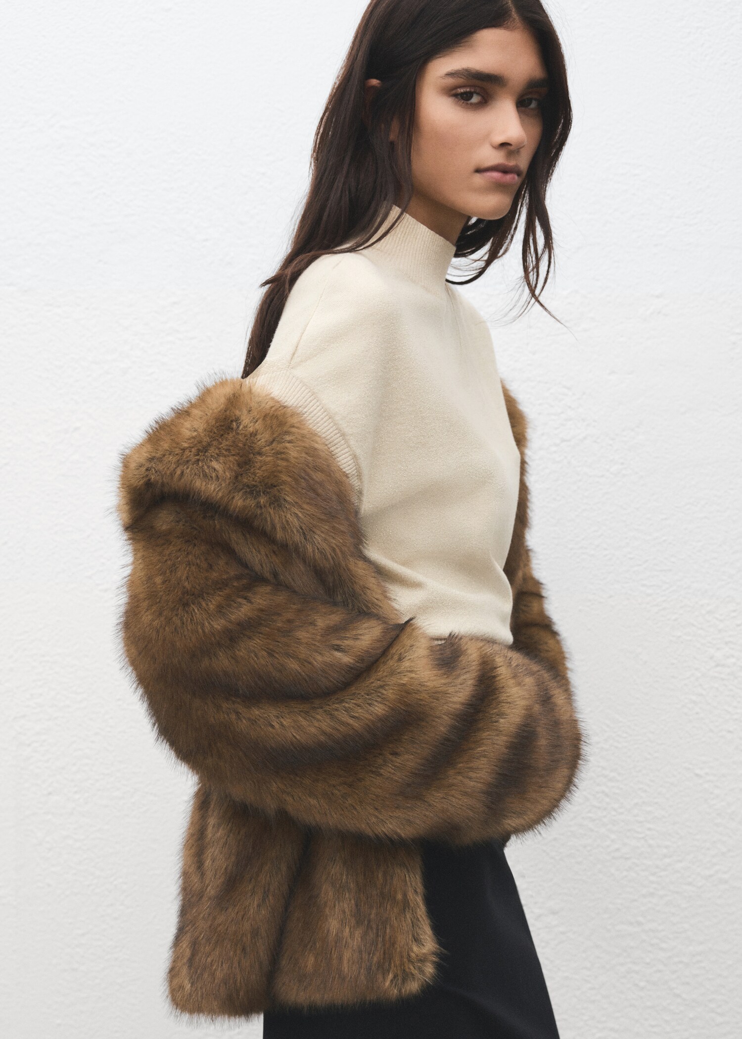 Short-sleeved lurex sweater - Details of the article 2